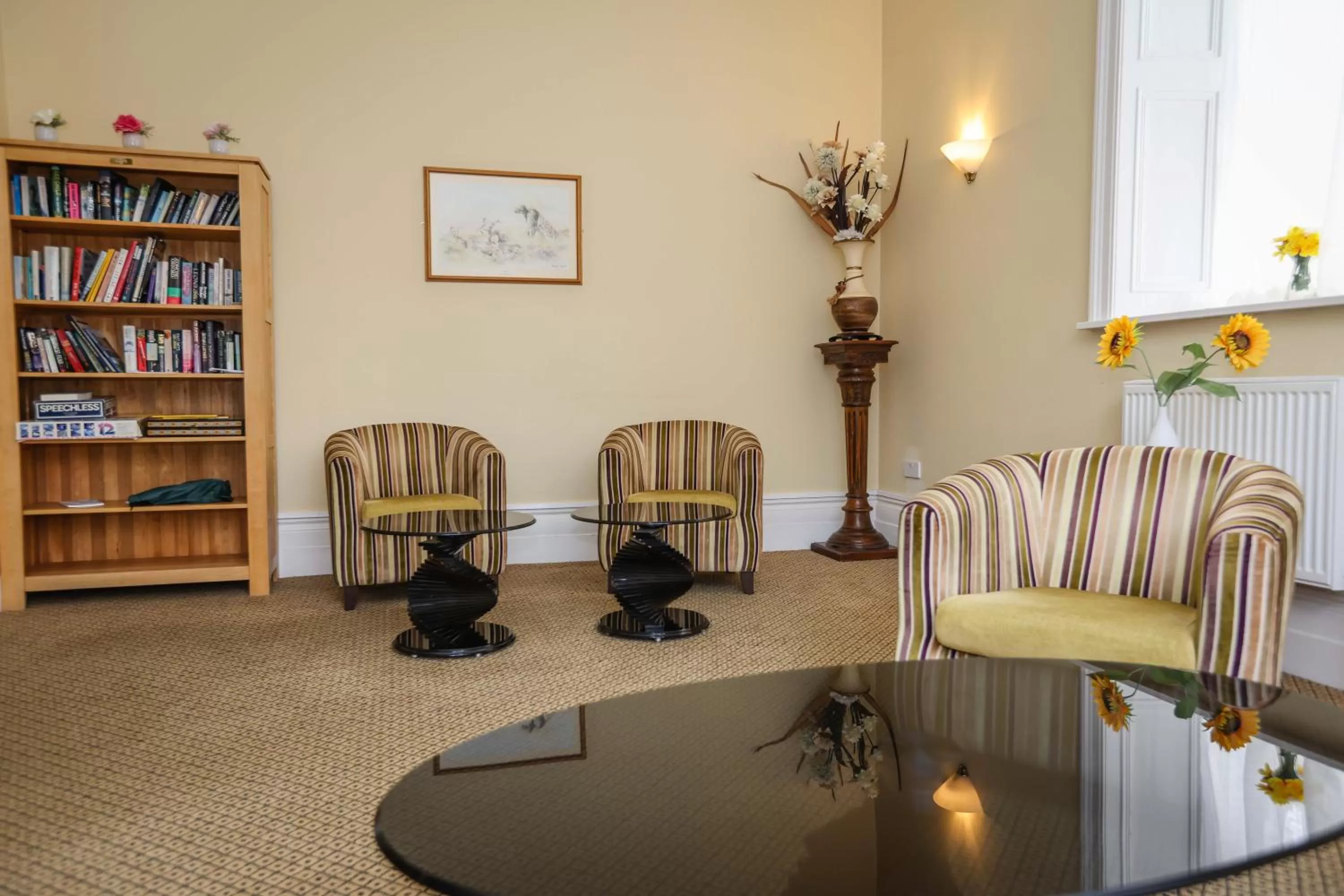 Lounge or bar in The Grove Hotel