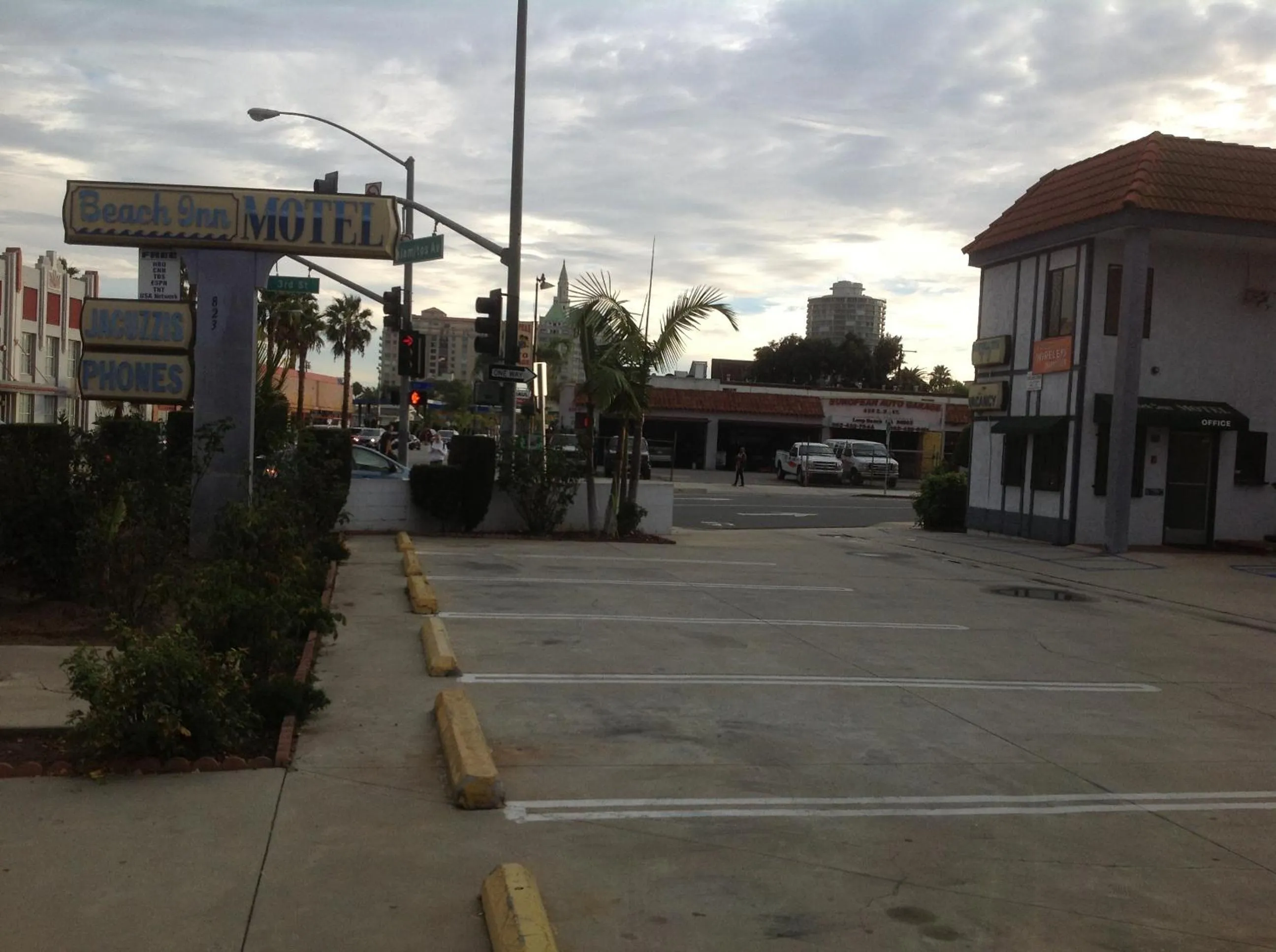 Property logo or sign in Beach Inn