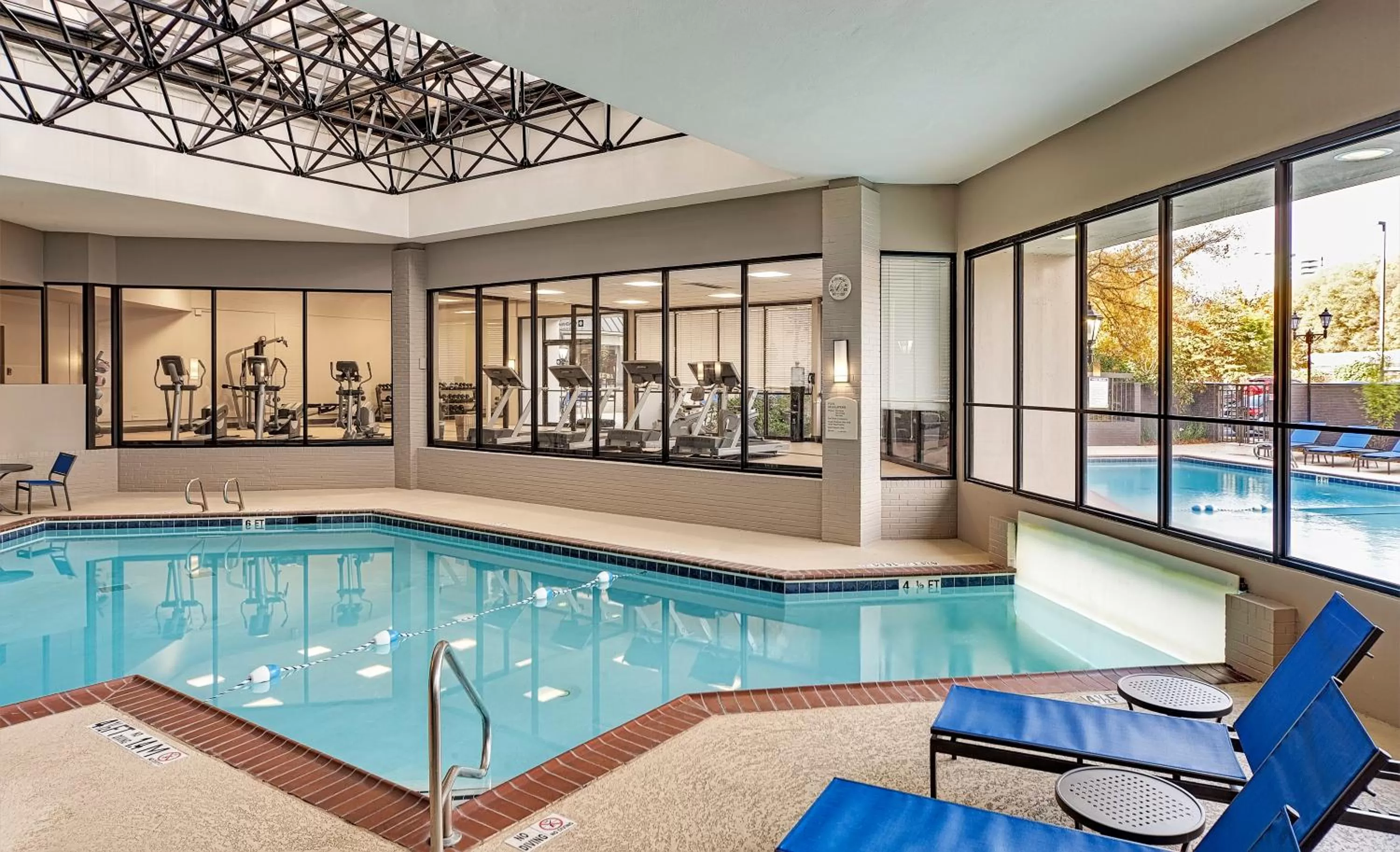 Swimming pool in Sonesta Atlanta Northwest Galleria - Marietta