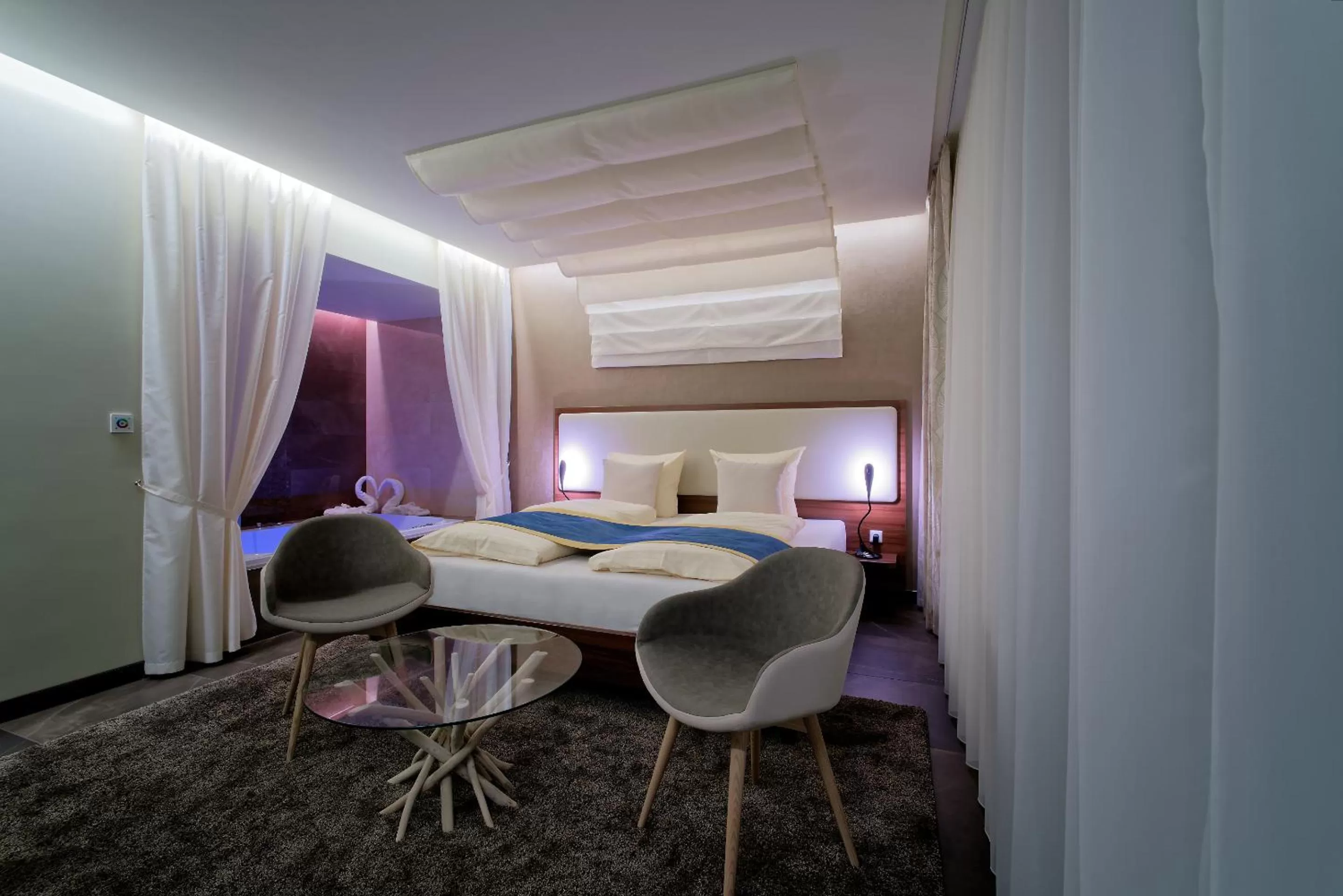 Photo of the whole room, Bed in Pension Laa Natura