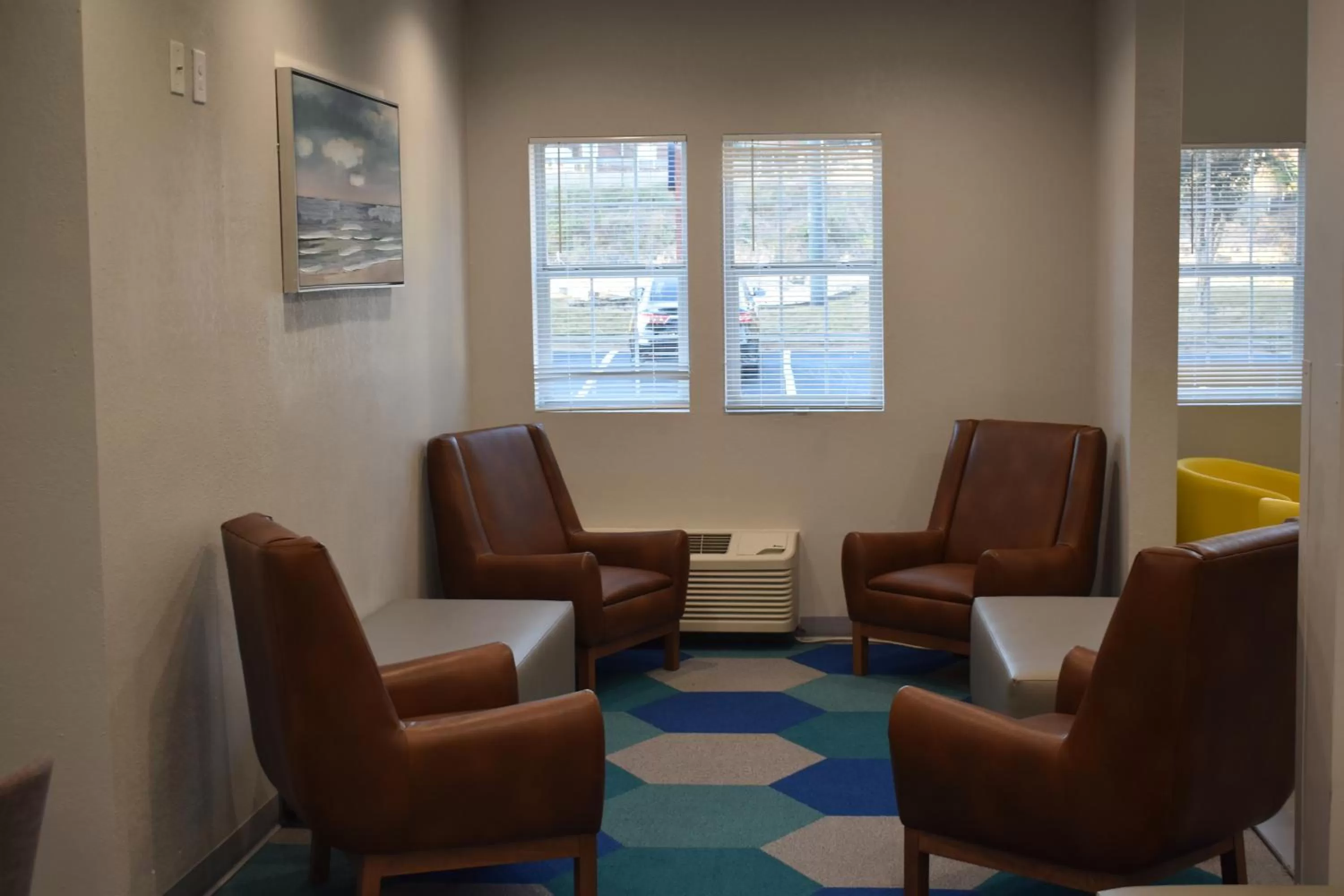 Seating area in Microtel Inn & Suites by Wyndham Stockbridge/Atlanta I-75