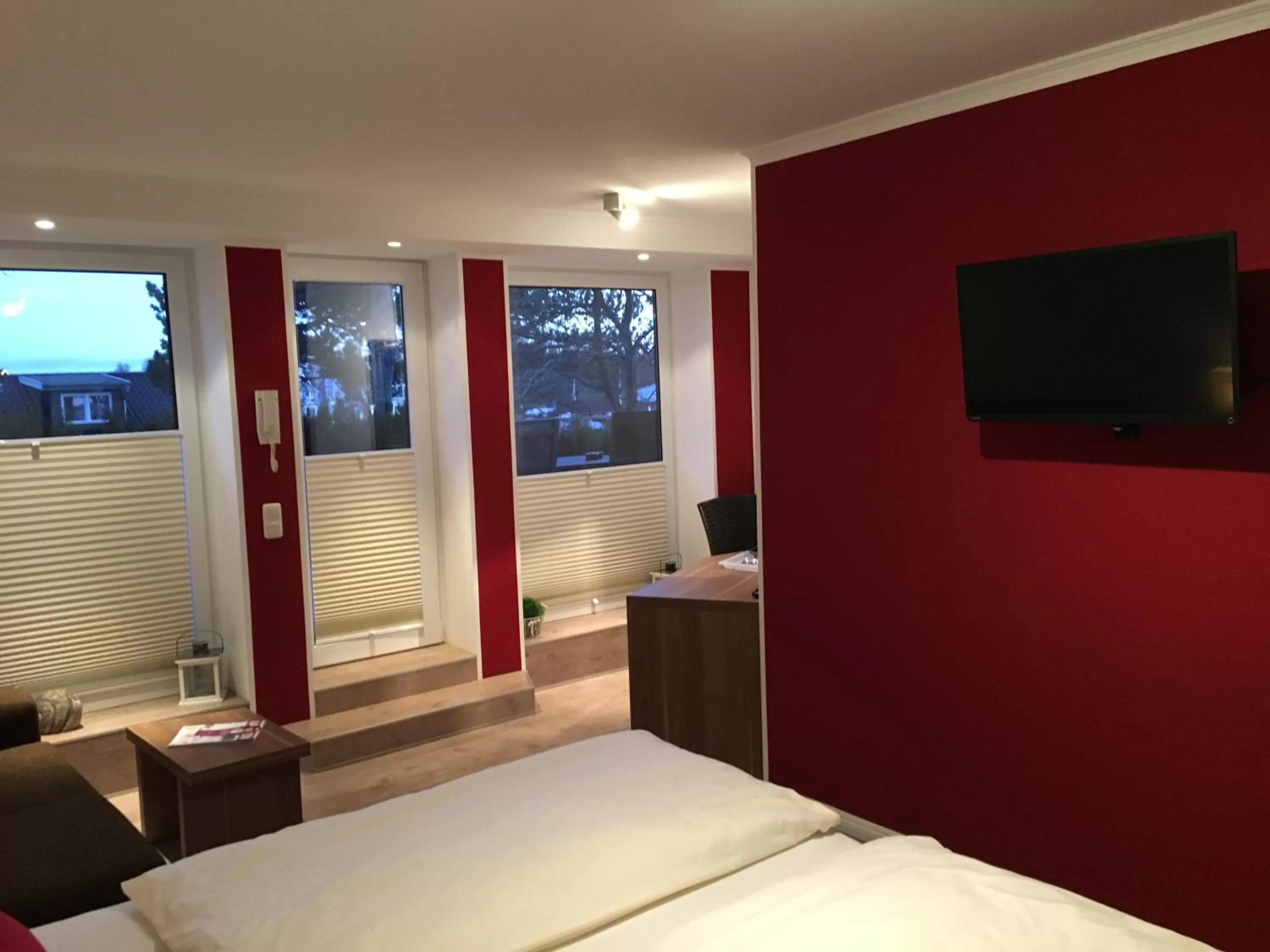 Photo of the whole room, Bed in Seaside-Strandhotel