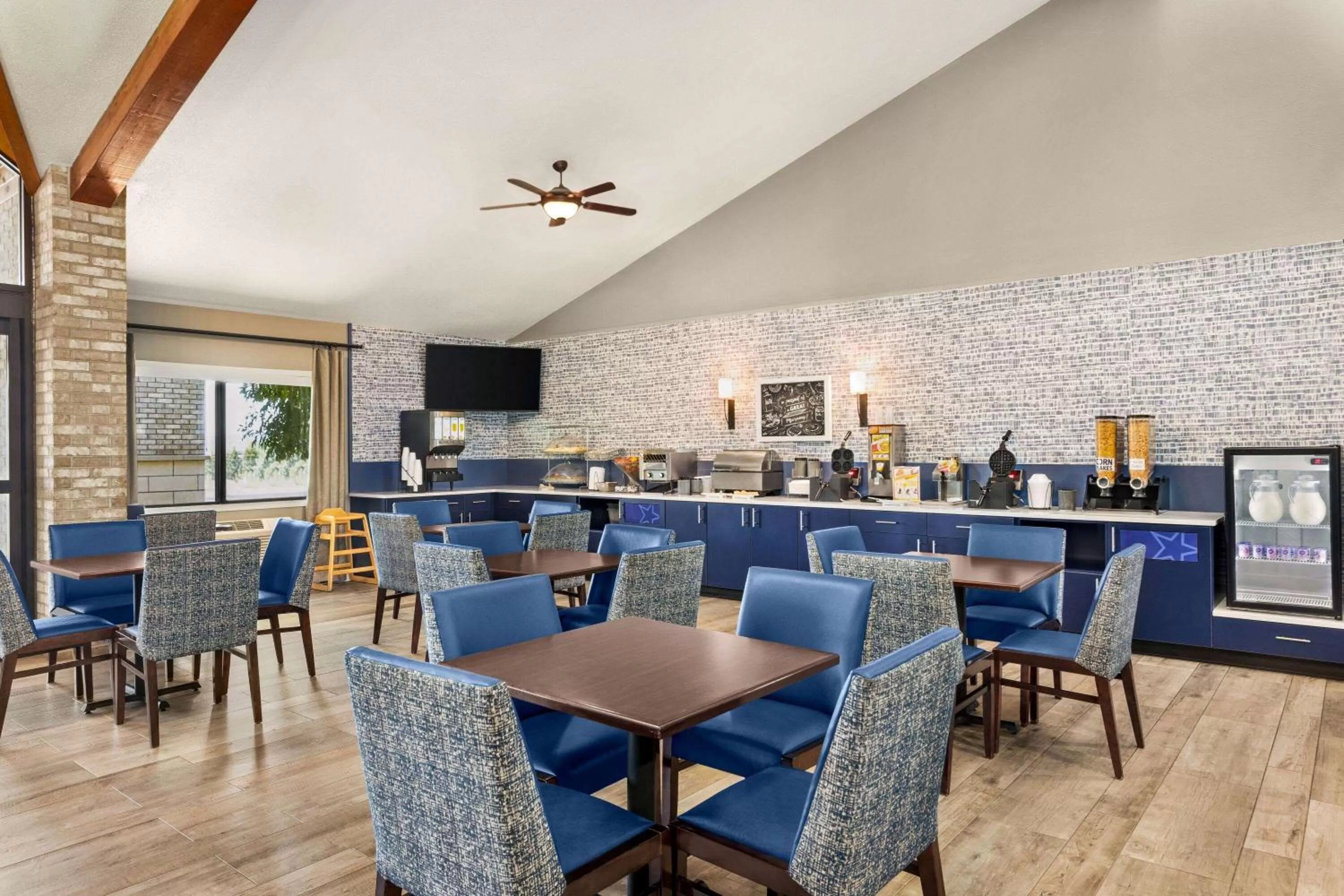 Breakfast in AmericInn by Wyndham Rapid City