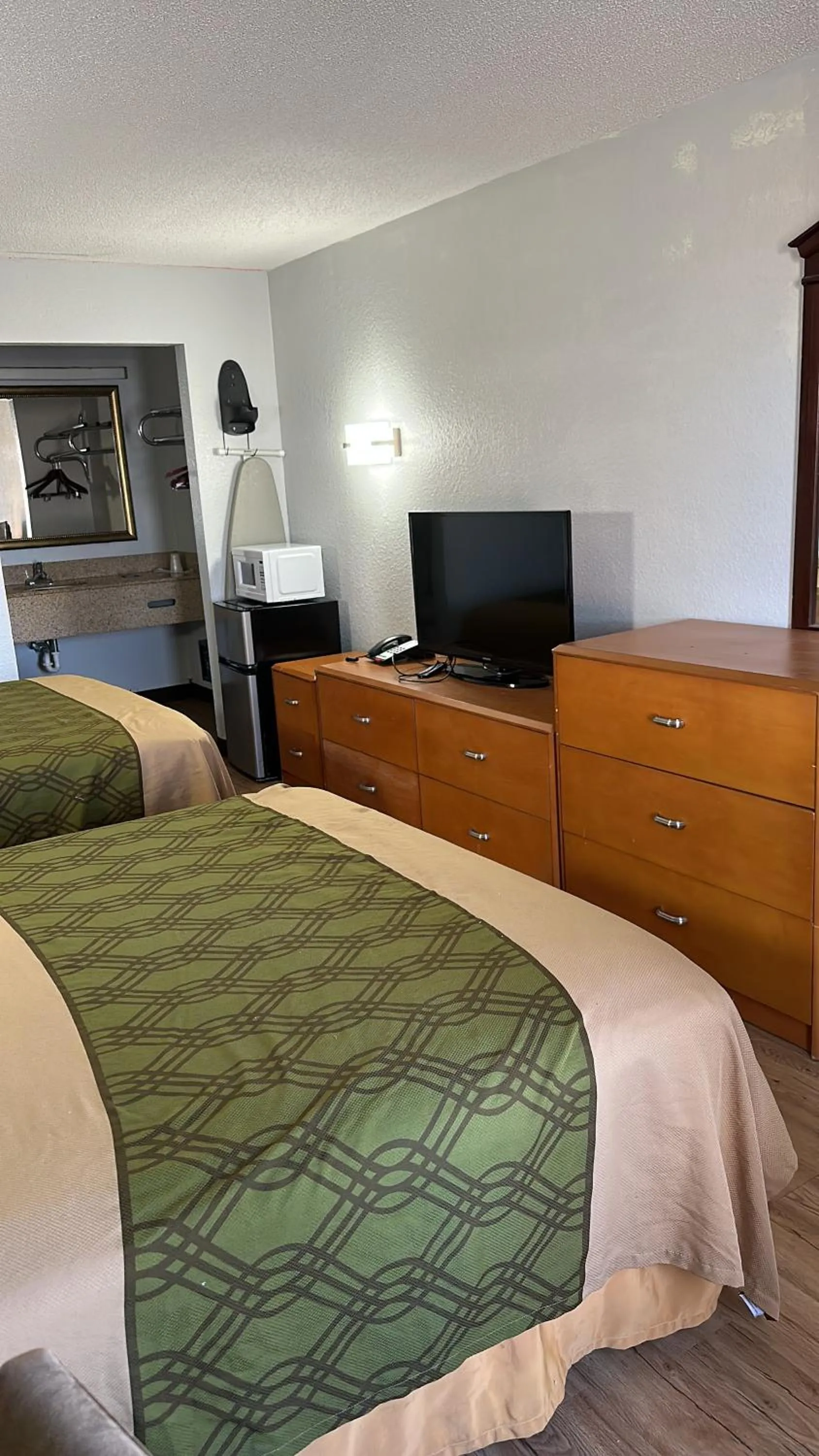 Bed in Rodeway Inn Hopkinsville