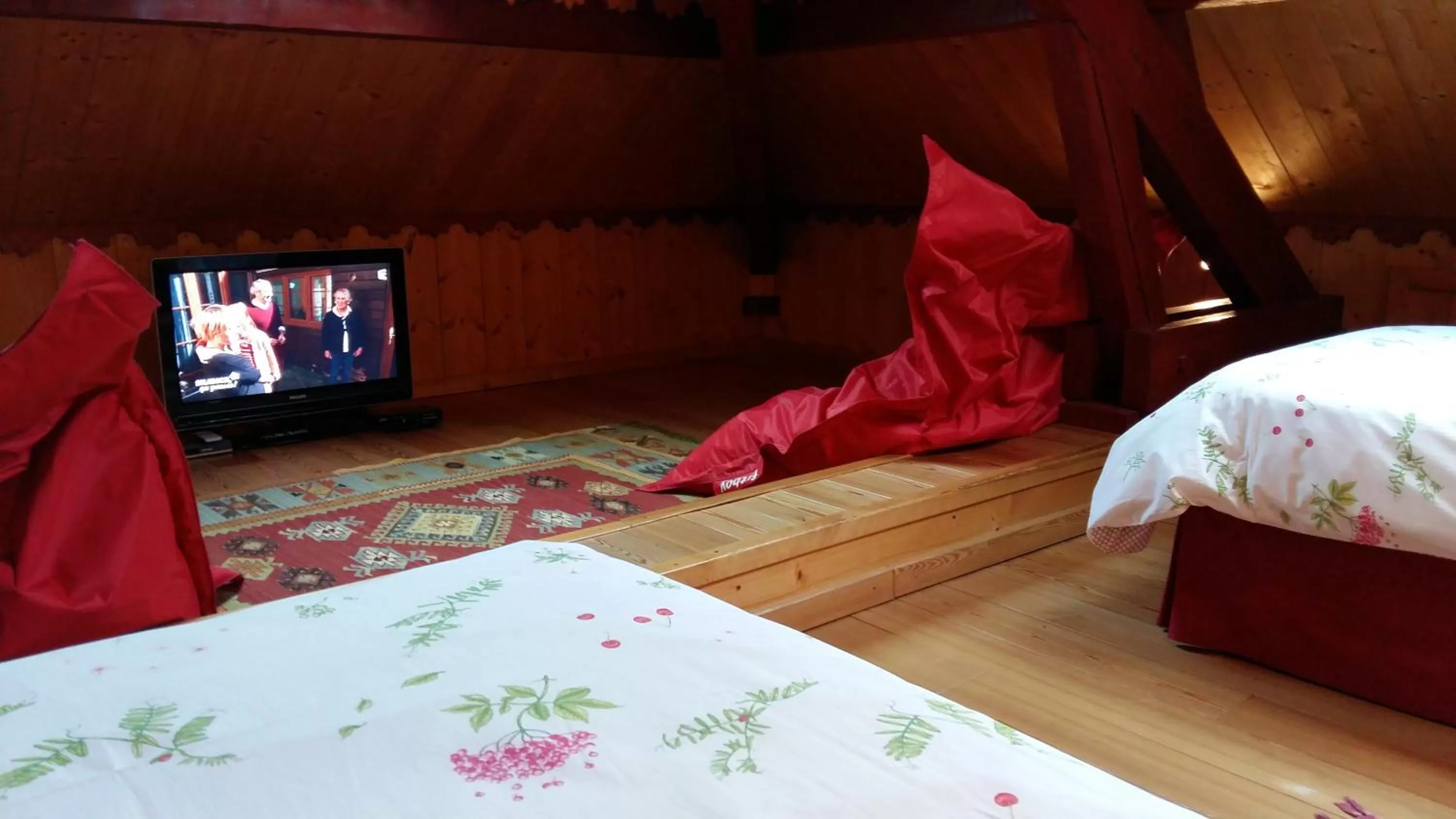Decorative detail, Bed in Les Loges Du Parc