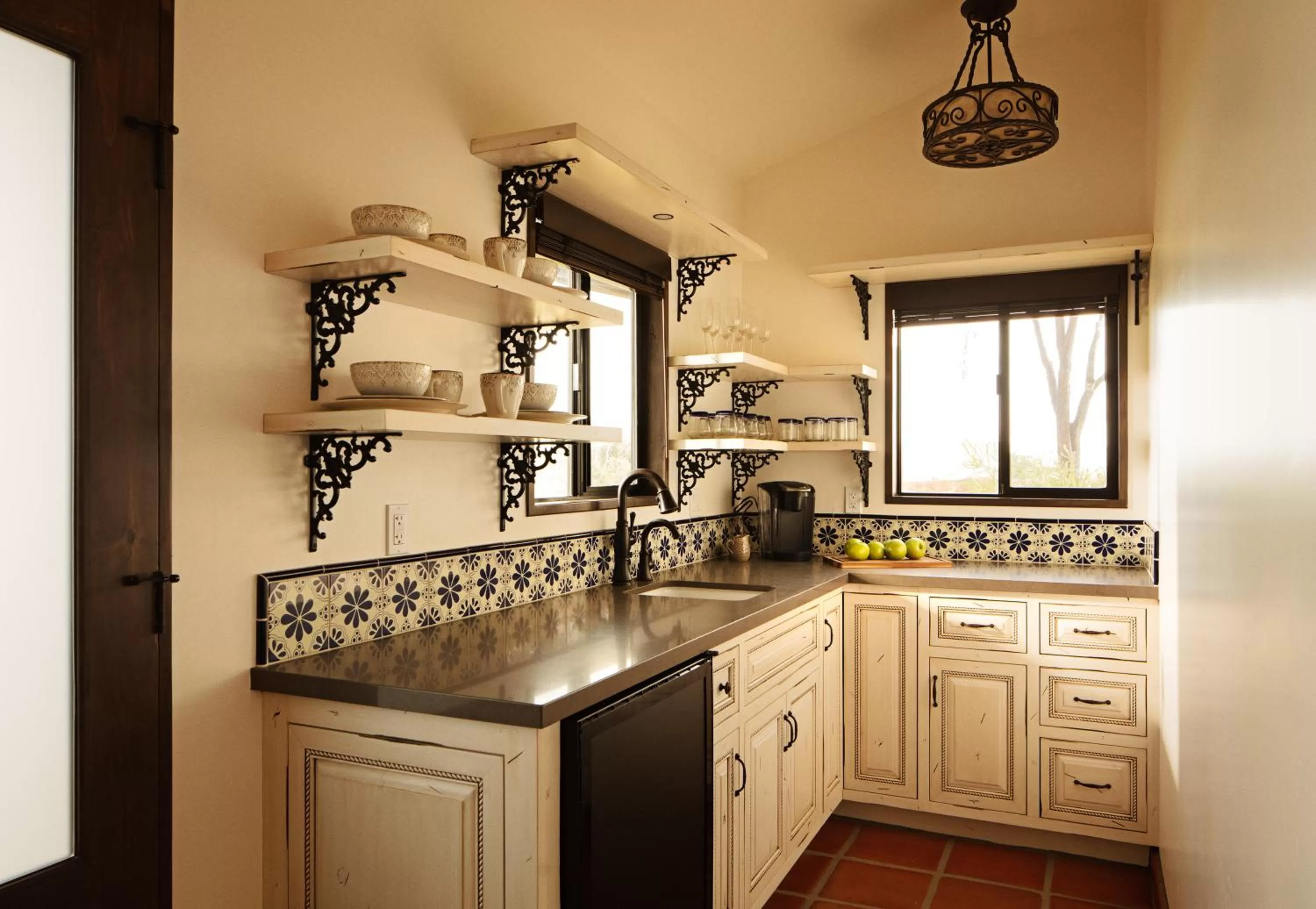 Kitchen or kitchenette in La Lomita Ranch