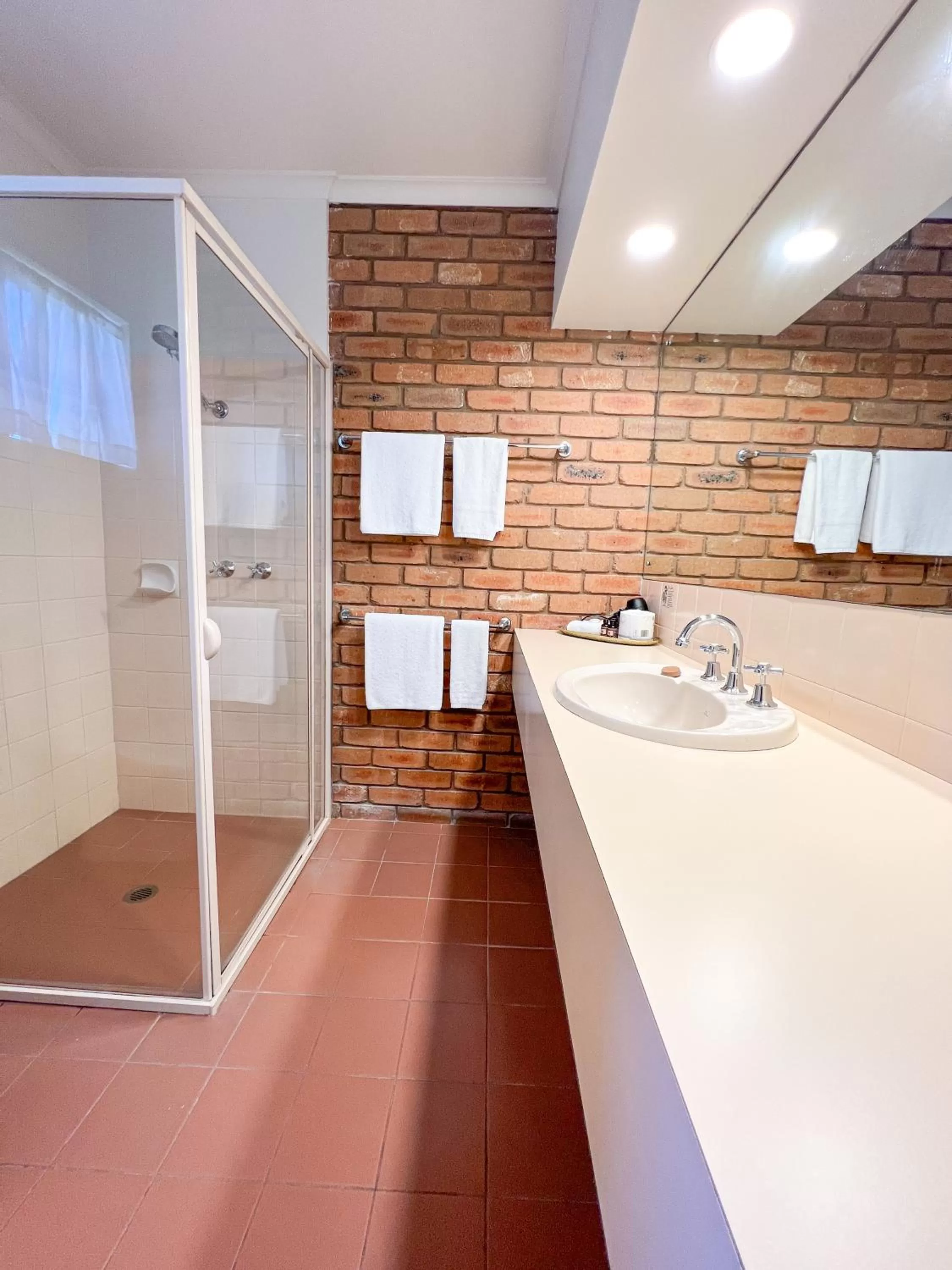 Summerhill Motor Inn