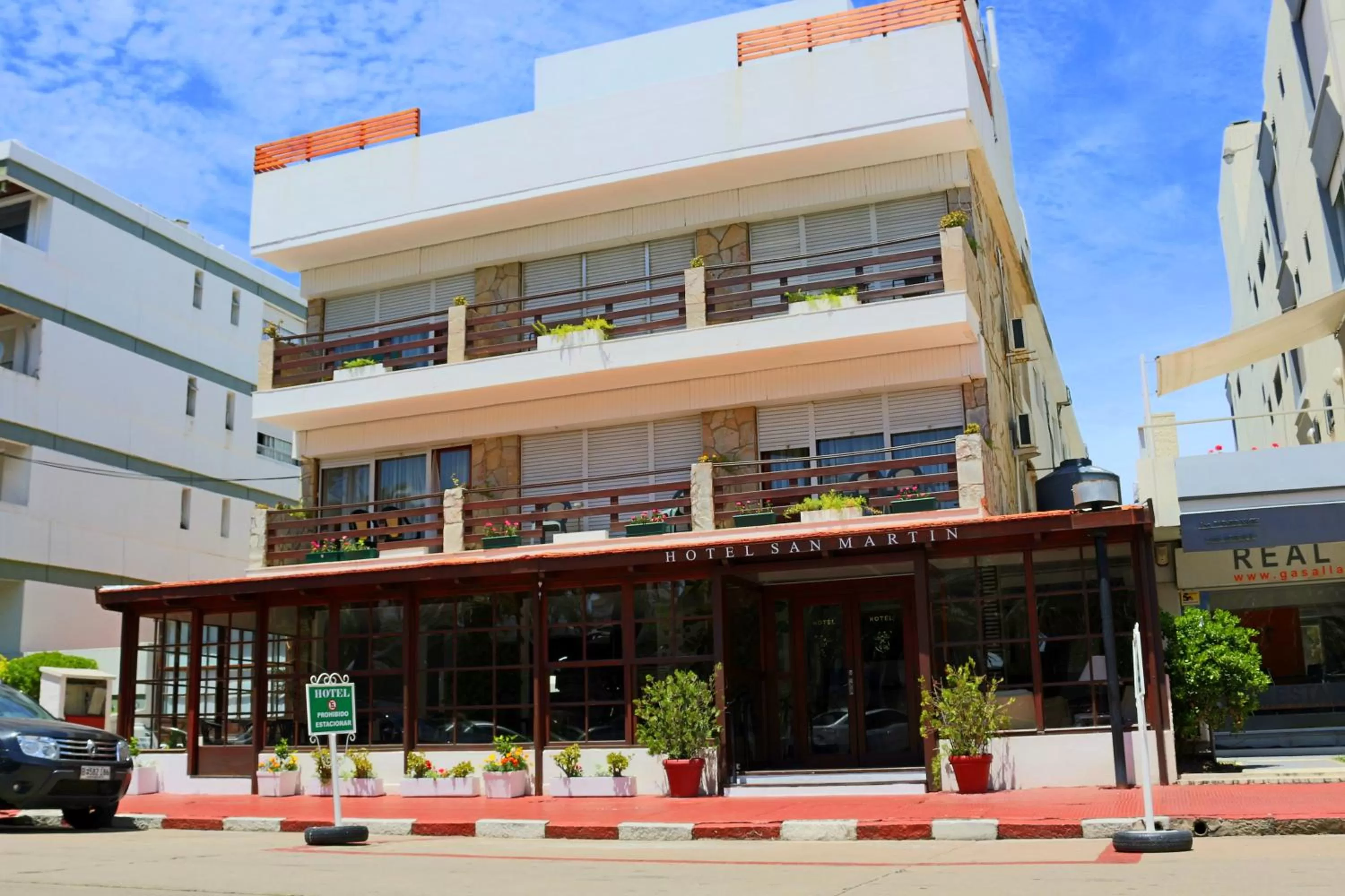 Facade/entrance in Hotel San Martin