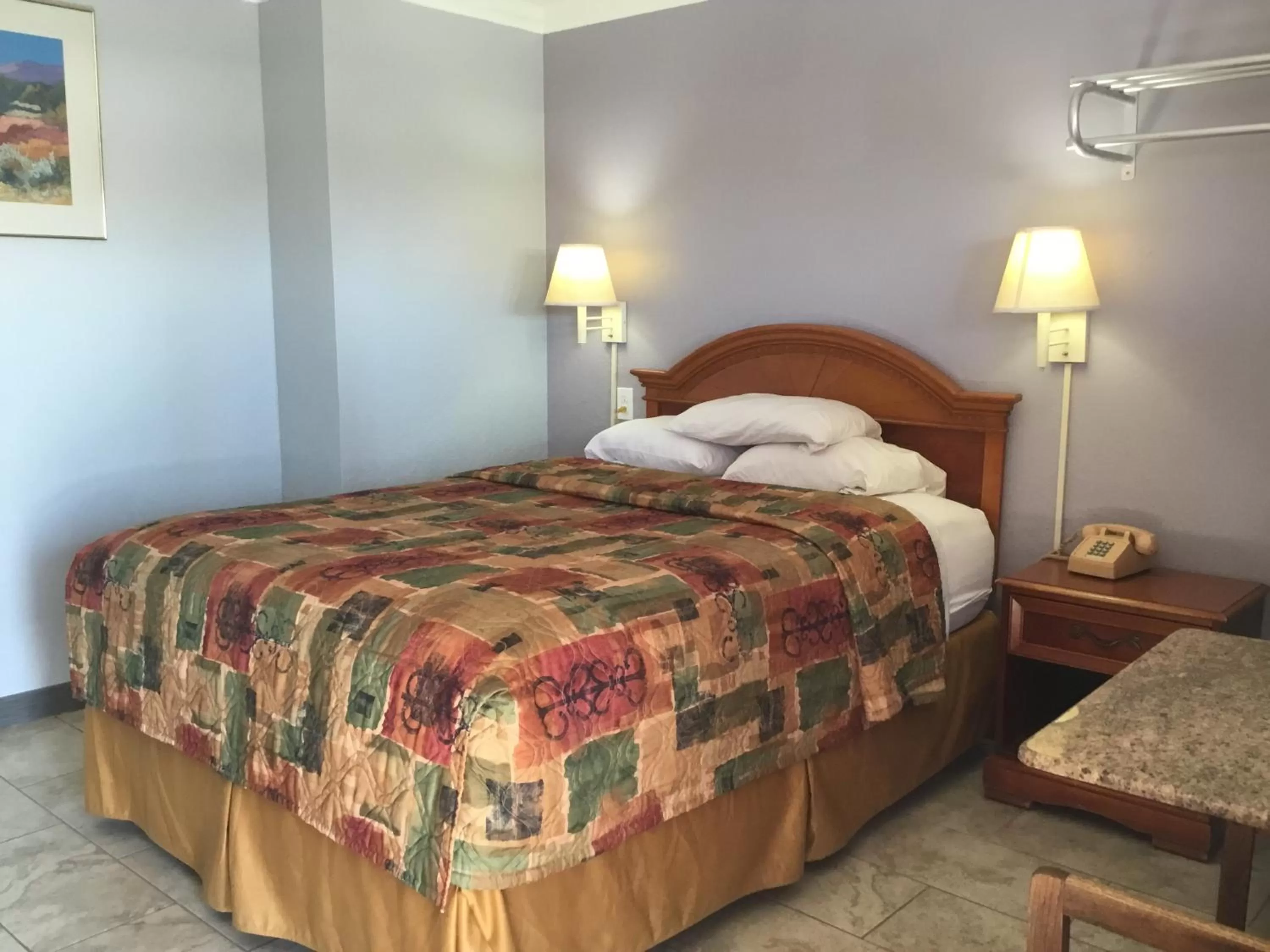 Bedroom, Bed in Budget Inn Plainview