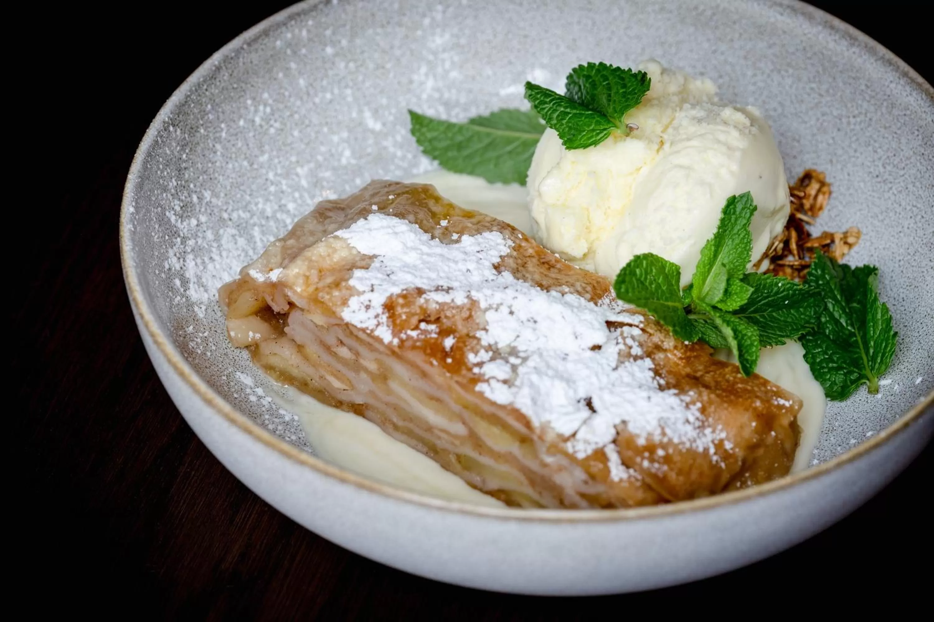 Restaurant/places to eat in Hotel Sonne