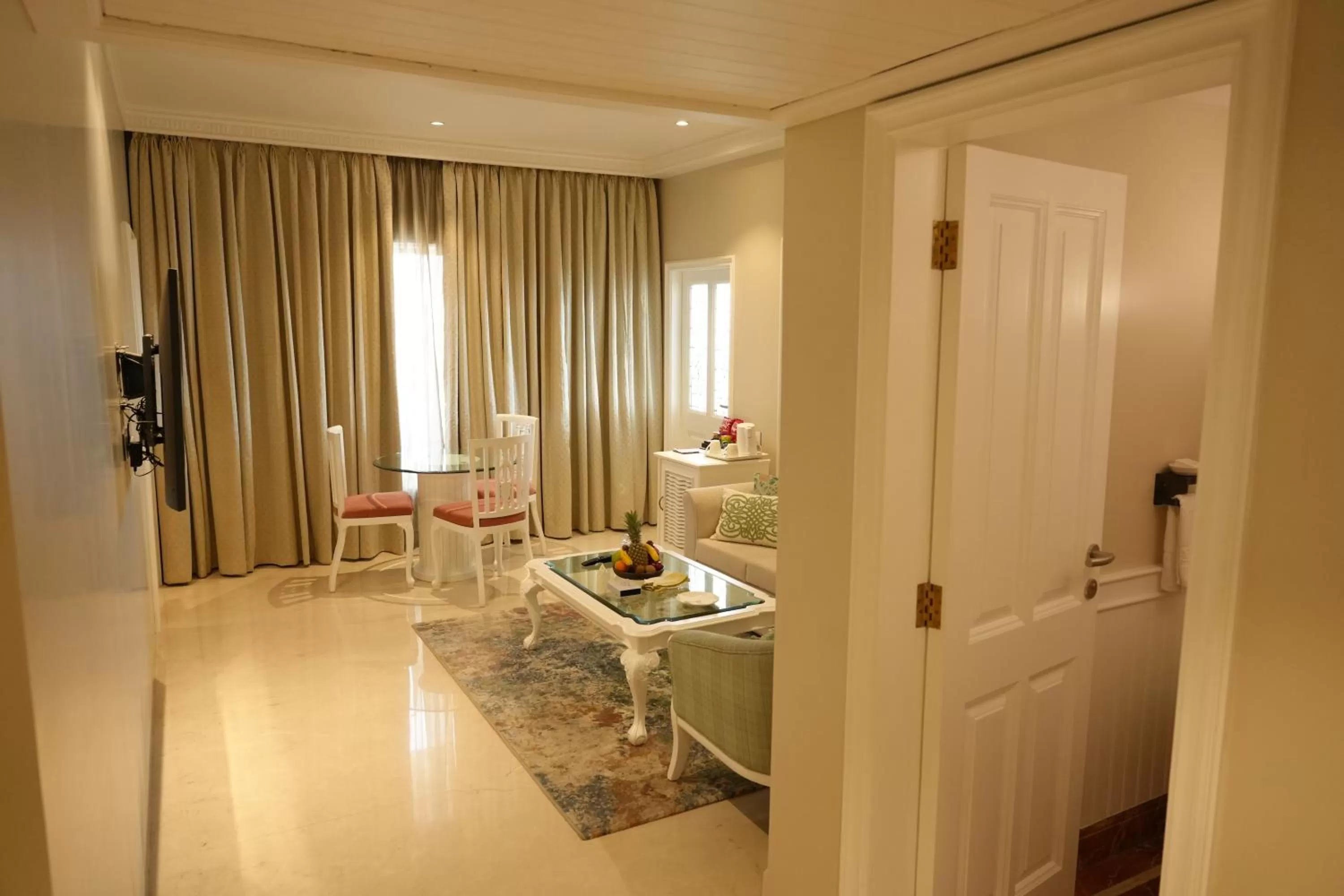 Living room in Sun-n-Sand Shirdi