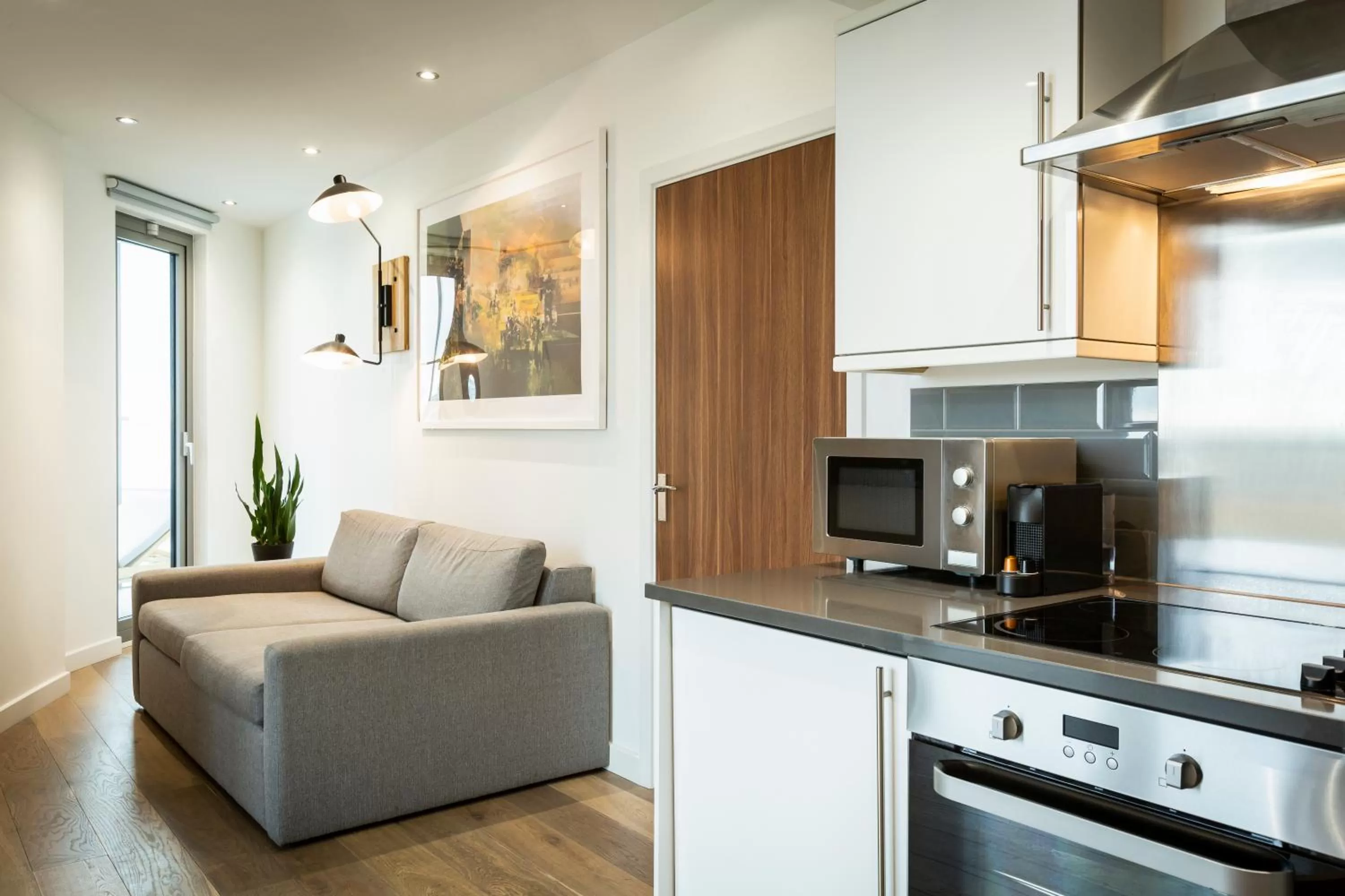 Kitchen or kitchenette in Aparthotel Adagio London Brentford