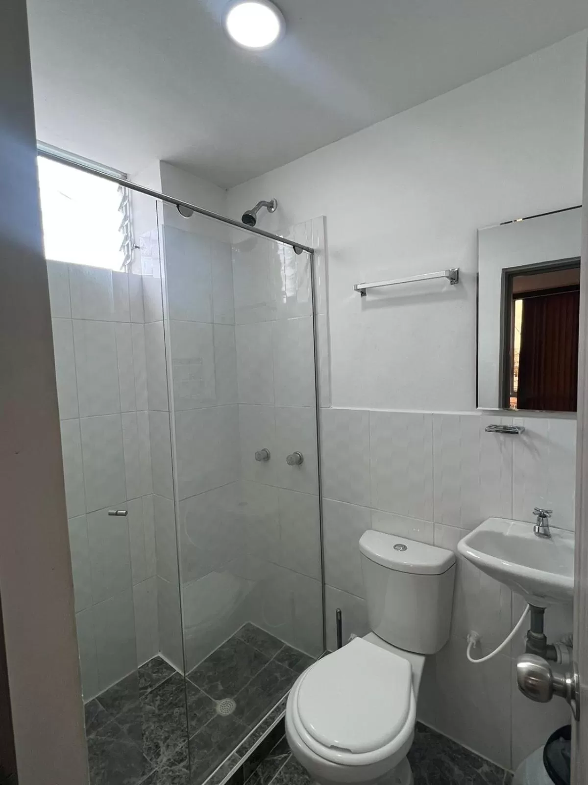 Shower in Hotel Cafe Estrella