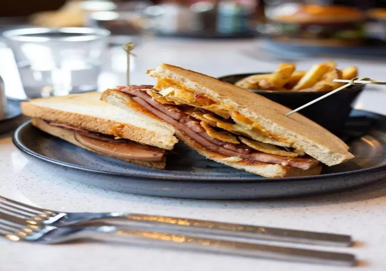 Hotel Indigo Tulsa DWTN/Entertainment Area Hotel Indigo Tulsa DWTN/Entertainment Area