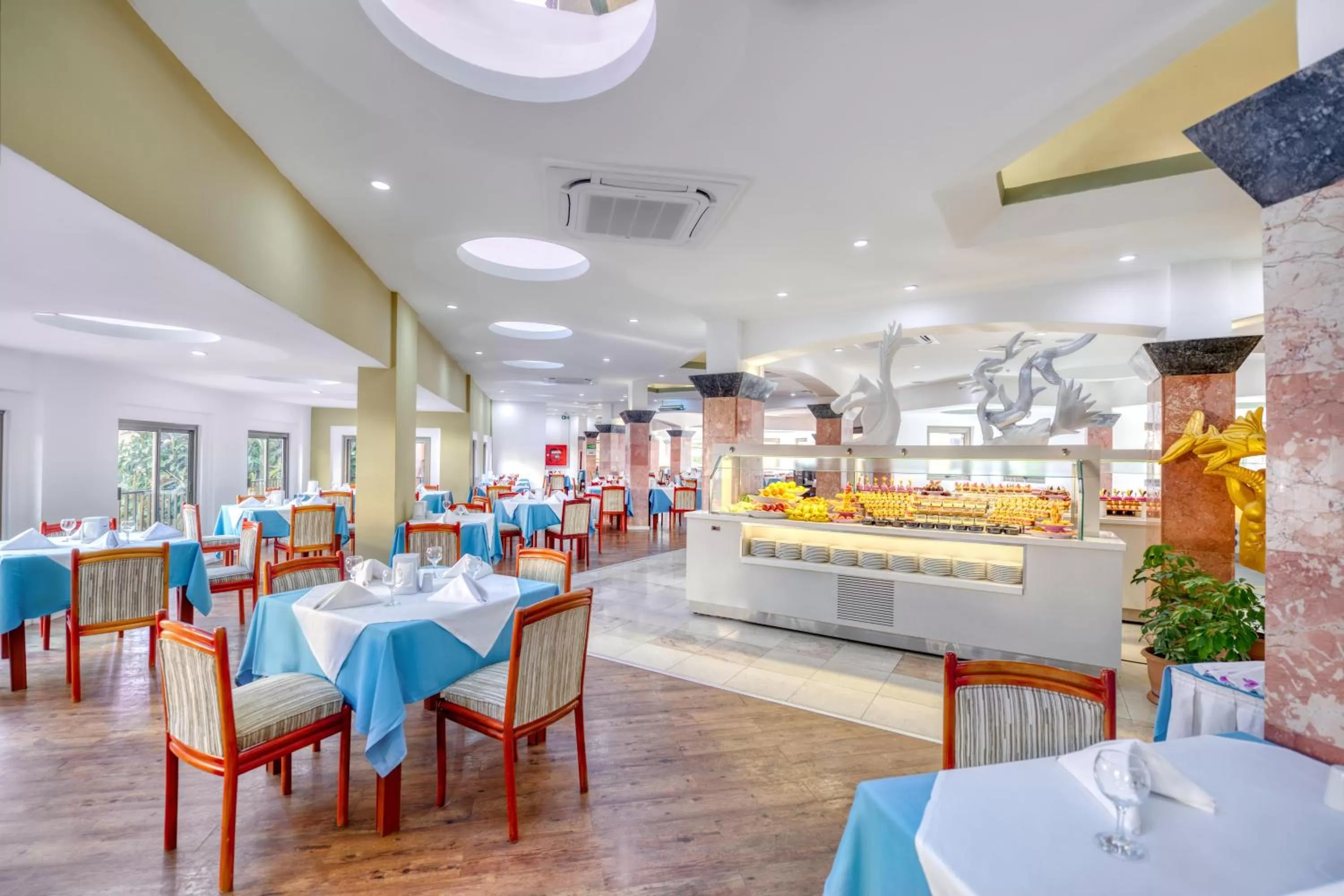 Restaurant/places to eat in Asteria Collection Side