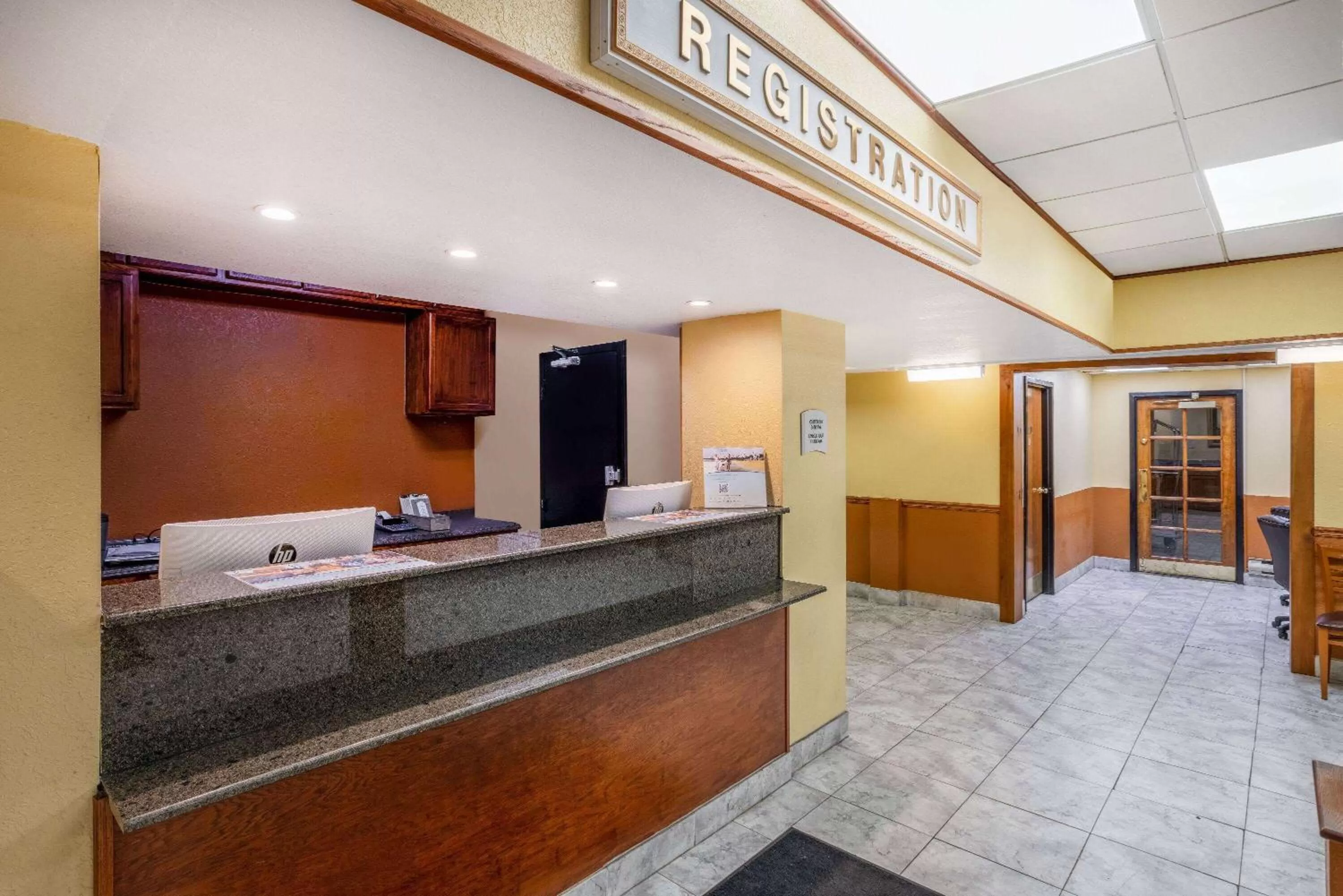 Lobby or reception in Ramada by Wyndham Rome - Verona