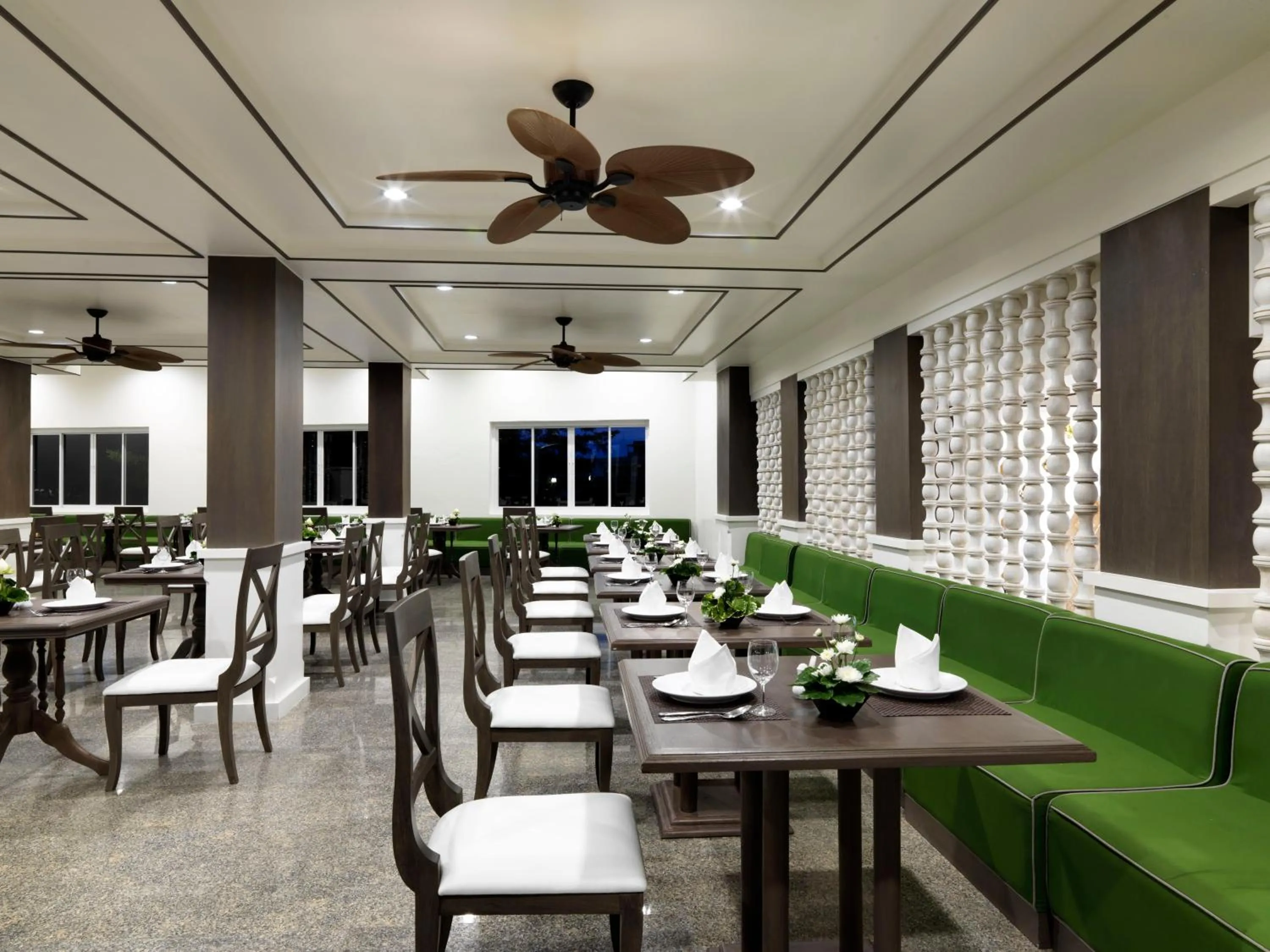 Food and drinks in Chanalai Flora Resort, Kata Beach