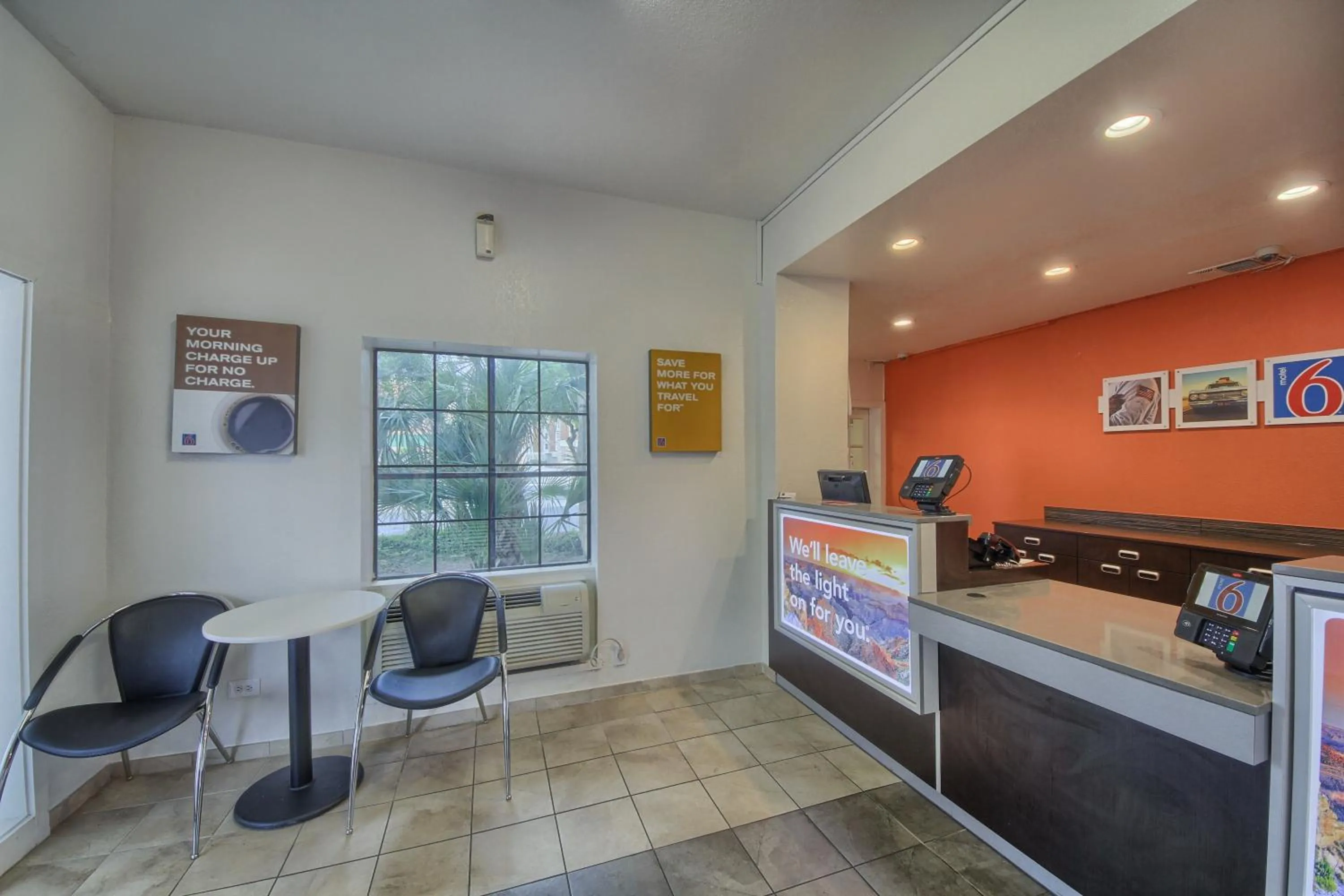 Lobby or reception in Motel 6-San Antonio, TX - Northwest Medical Center