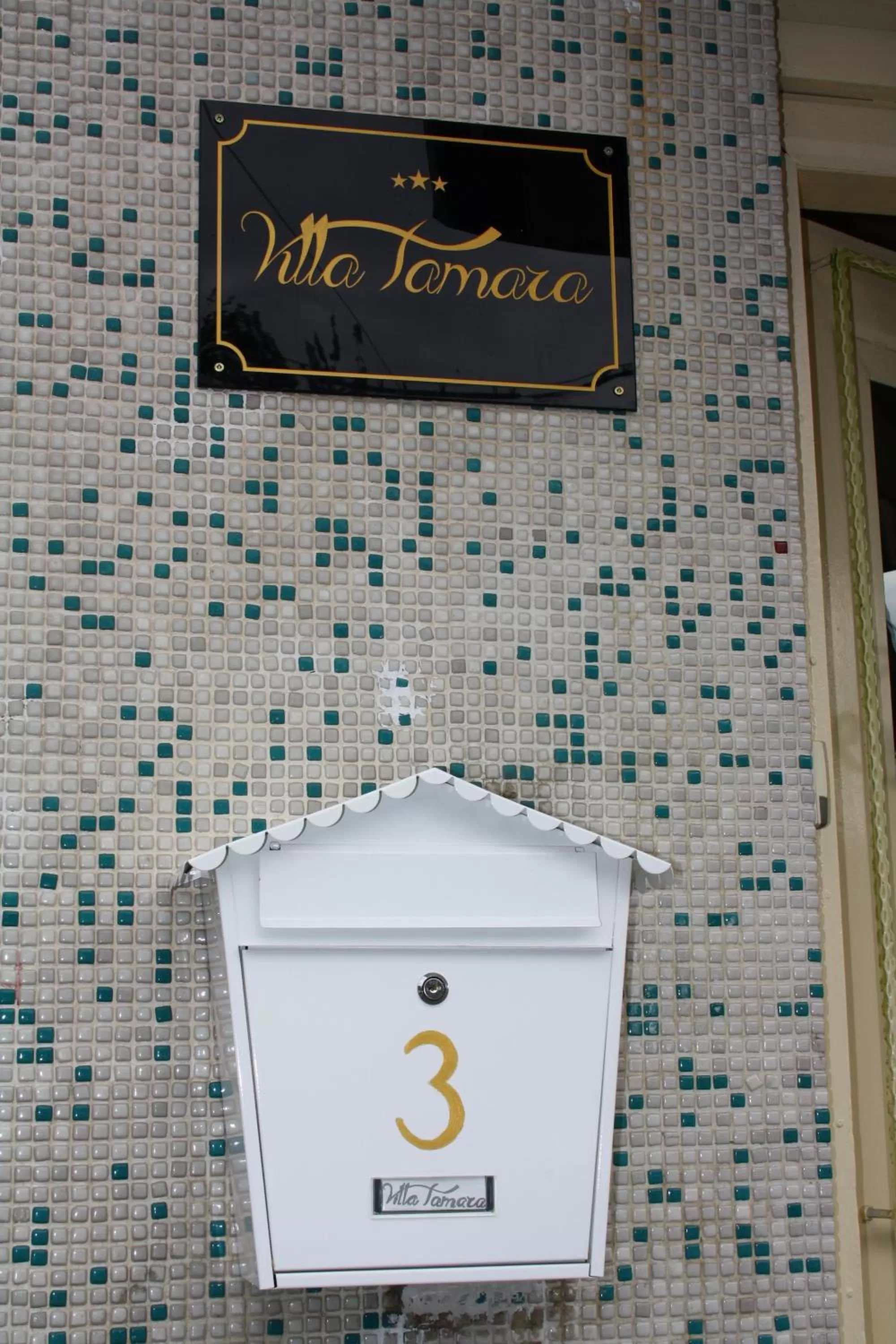 Facade/entrance in Villa Tamara