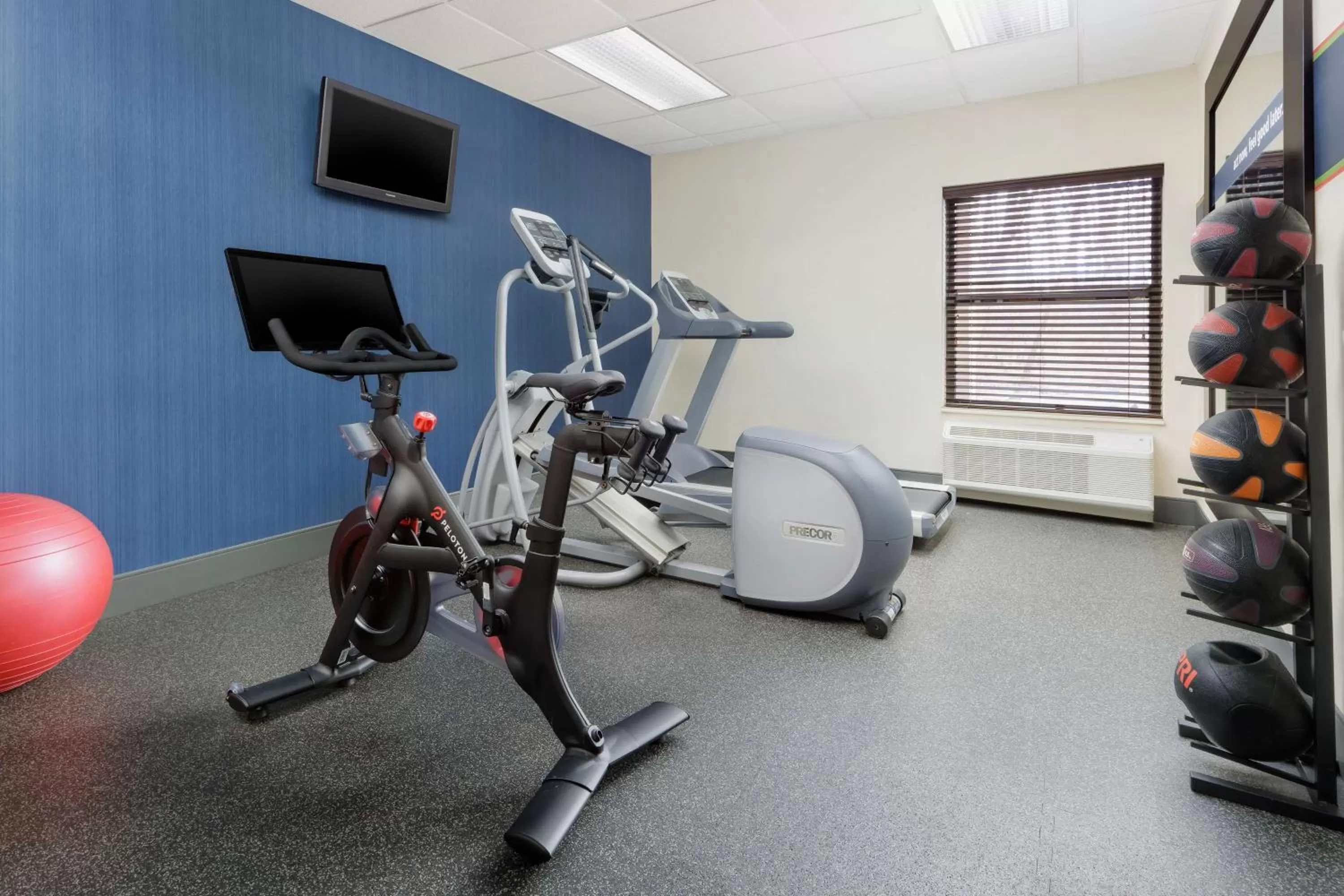 Fitness centre/facilities in Hampton Inn Jackson