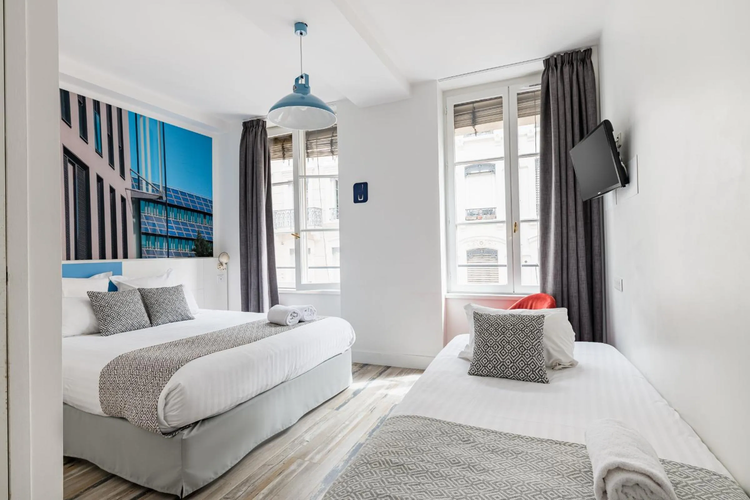 Bed in Hôtel du Simplon