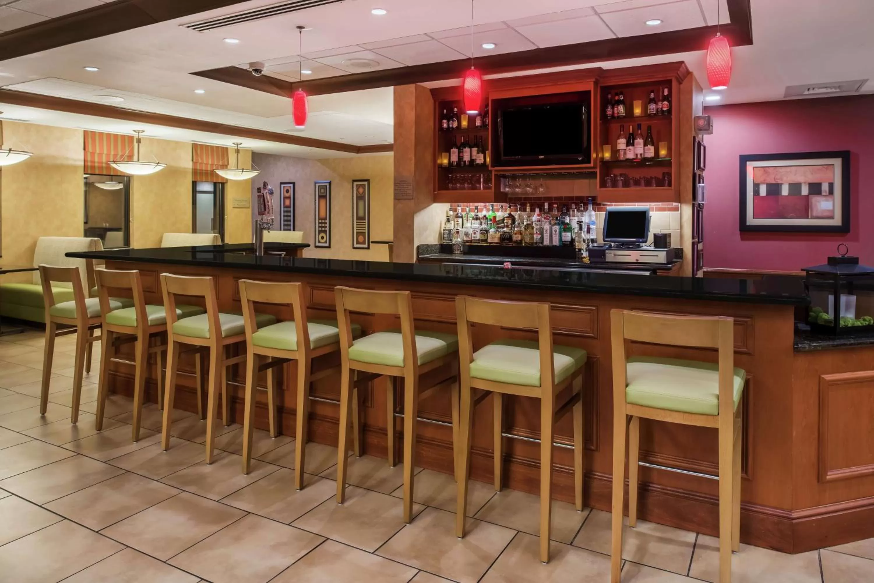 Lounge or bar in Hilton Garden Inn St. Louis Shiloh/O'Fallon IL