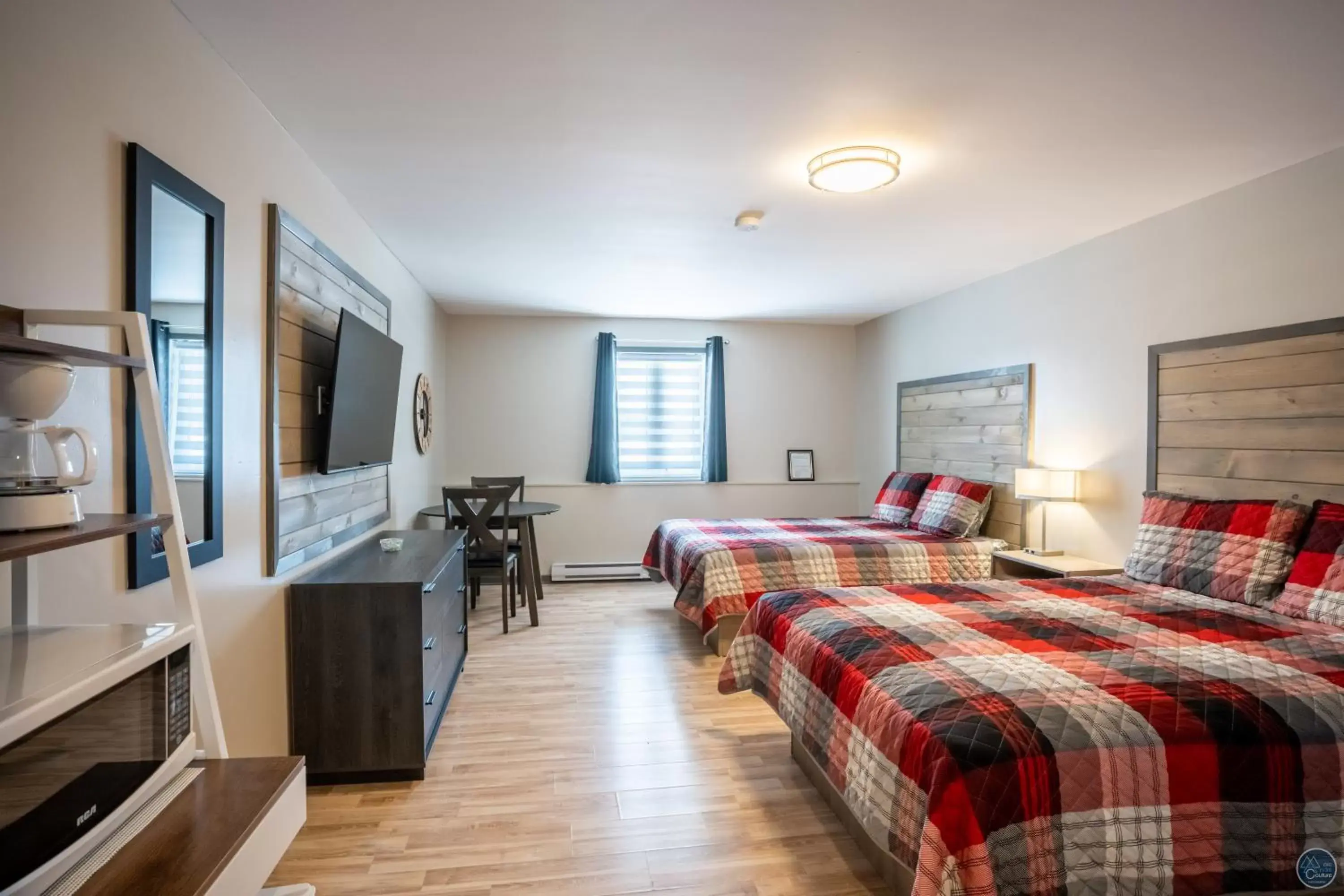 Comfort Double Room with Balcony in Auberge Éva Comfort Double Room with Balcony in Auberge Éva