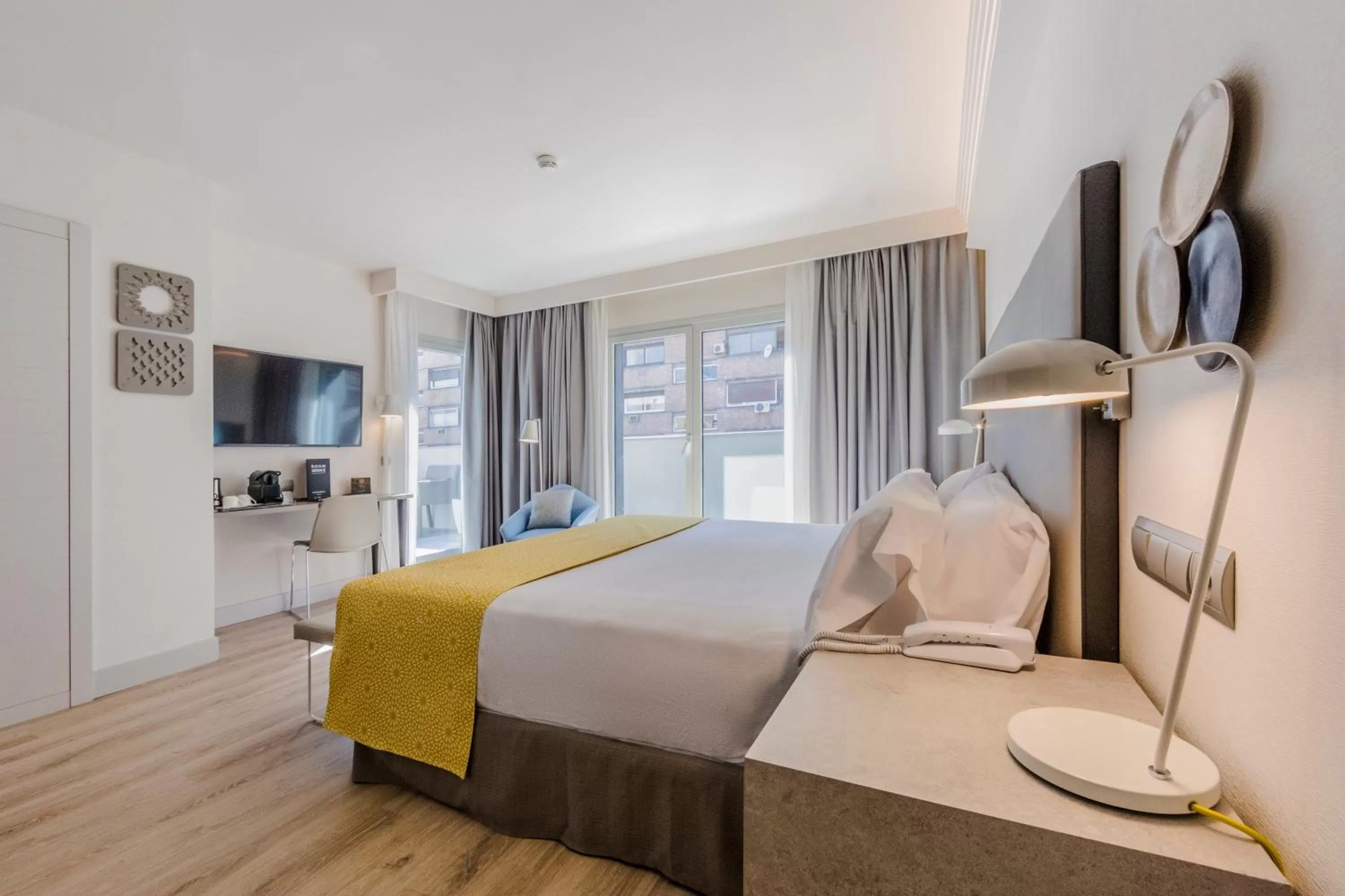 Photo of the whole room, Bed in Catalonia Granada