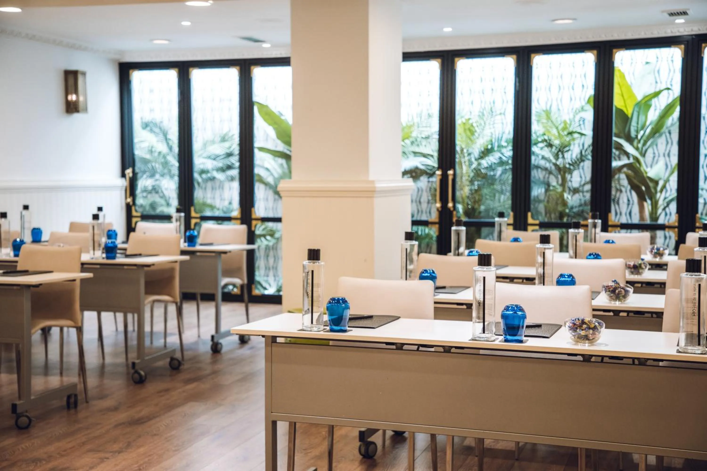 Meeting/conference room in Boutique Hotel H10 Villa de la Reina