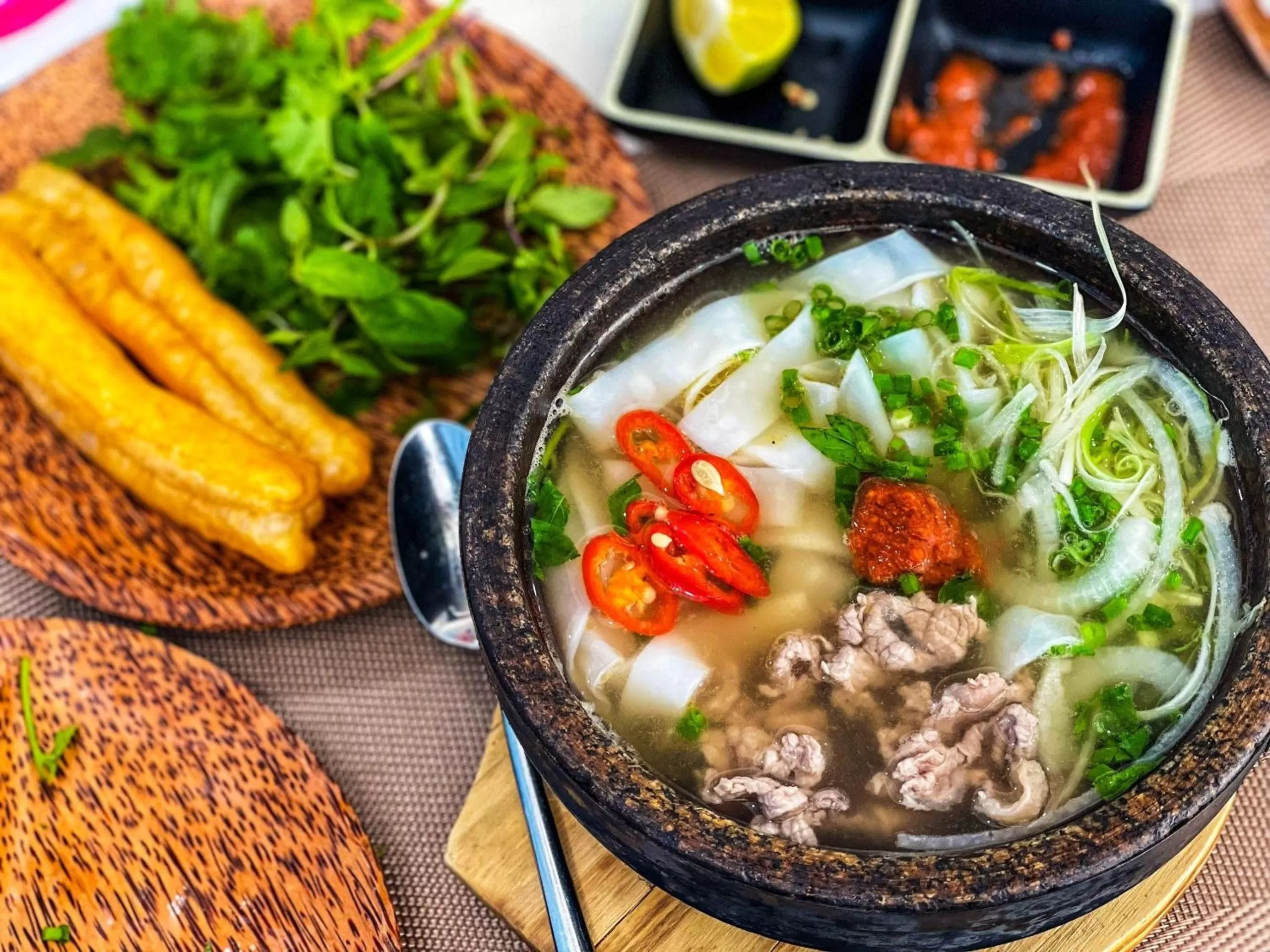 Restaurant/places to eat in Bao Son International Hotel