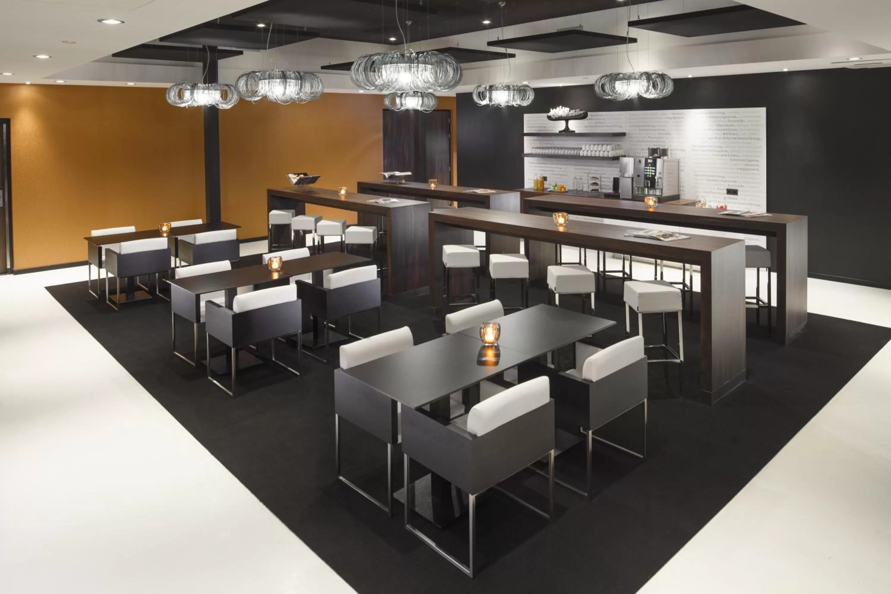 Communal lounge/ TV room in Postillion Hotel Deventer