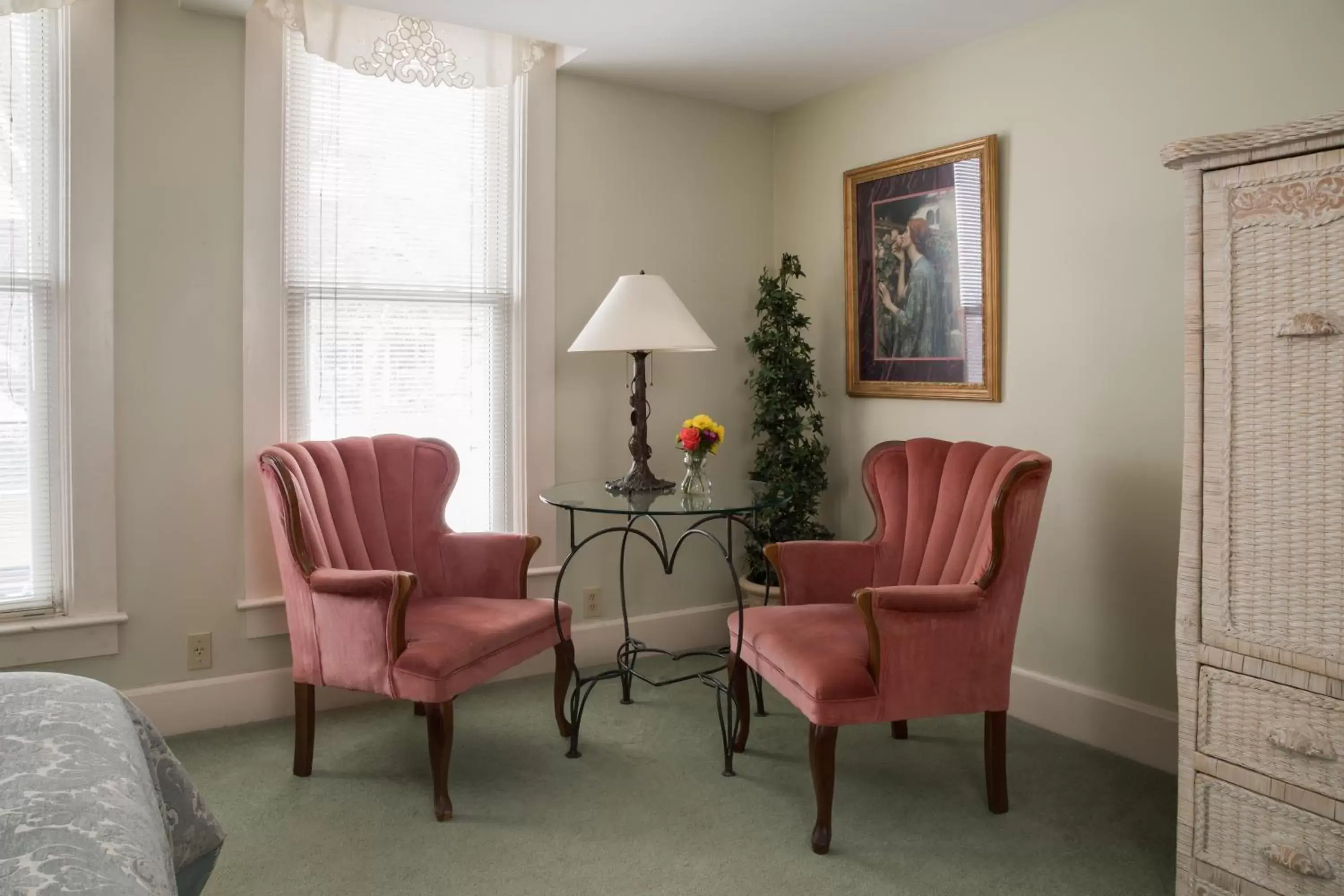 Deluxe Double Room with Bath in Astor House Deluxe Double Room with Bath in Astor House