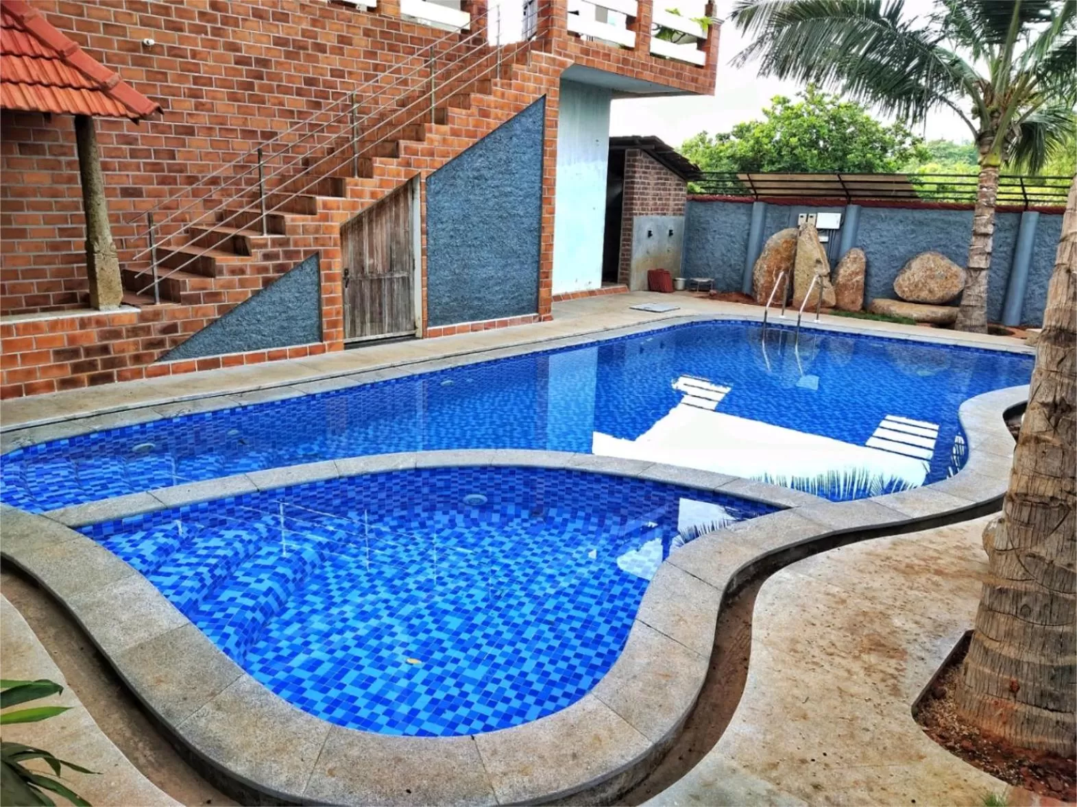 Swimming Pool in Green's Guest House