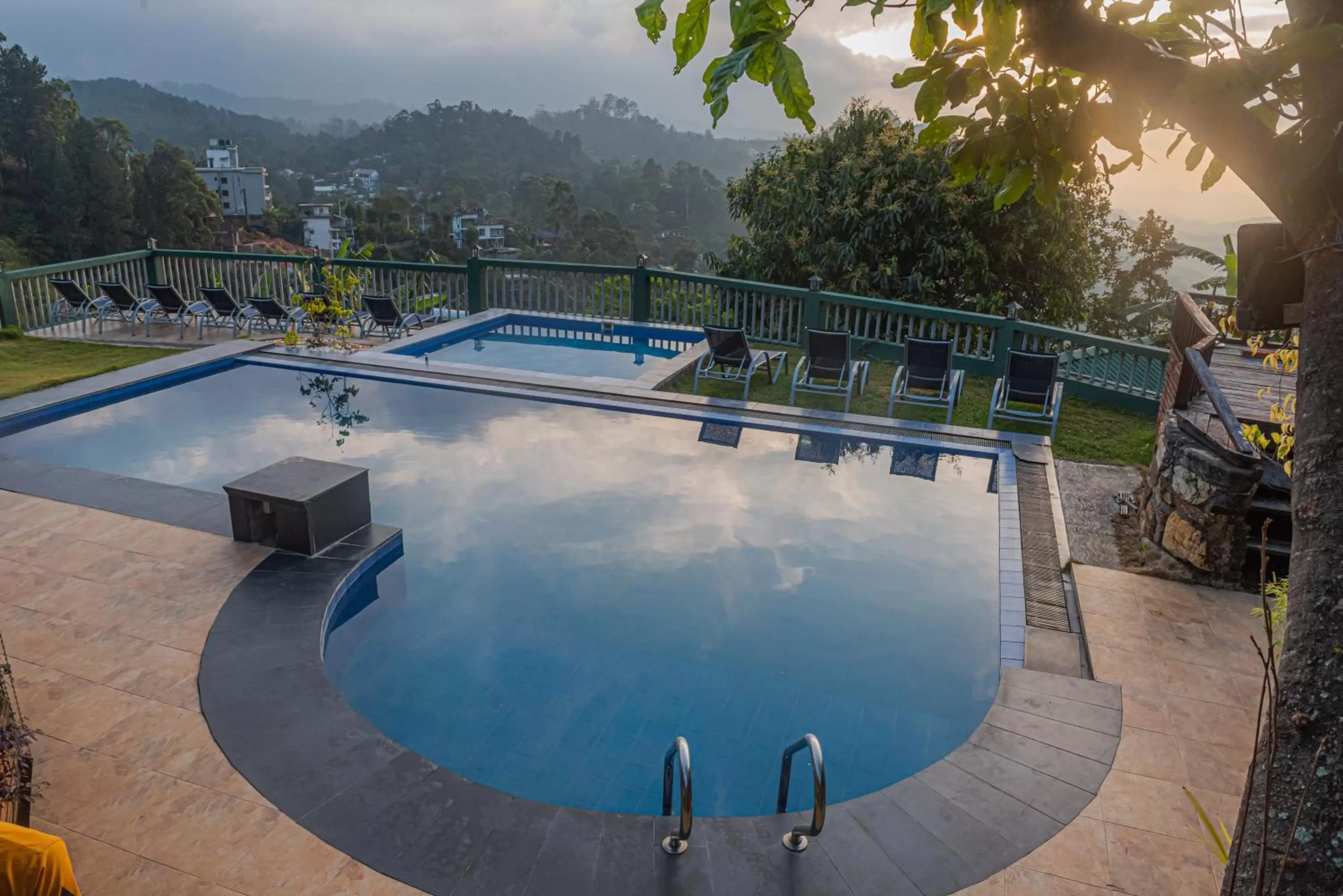 Swimming pool in Ravana Range Ella