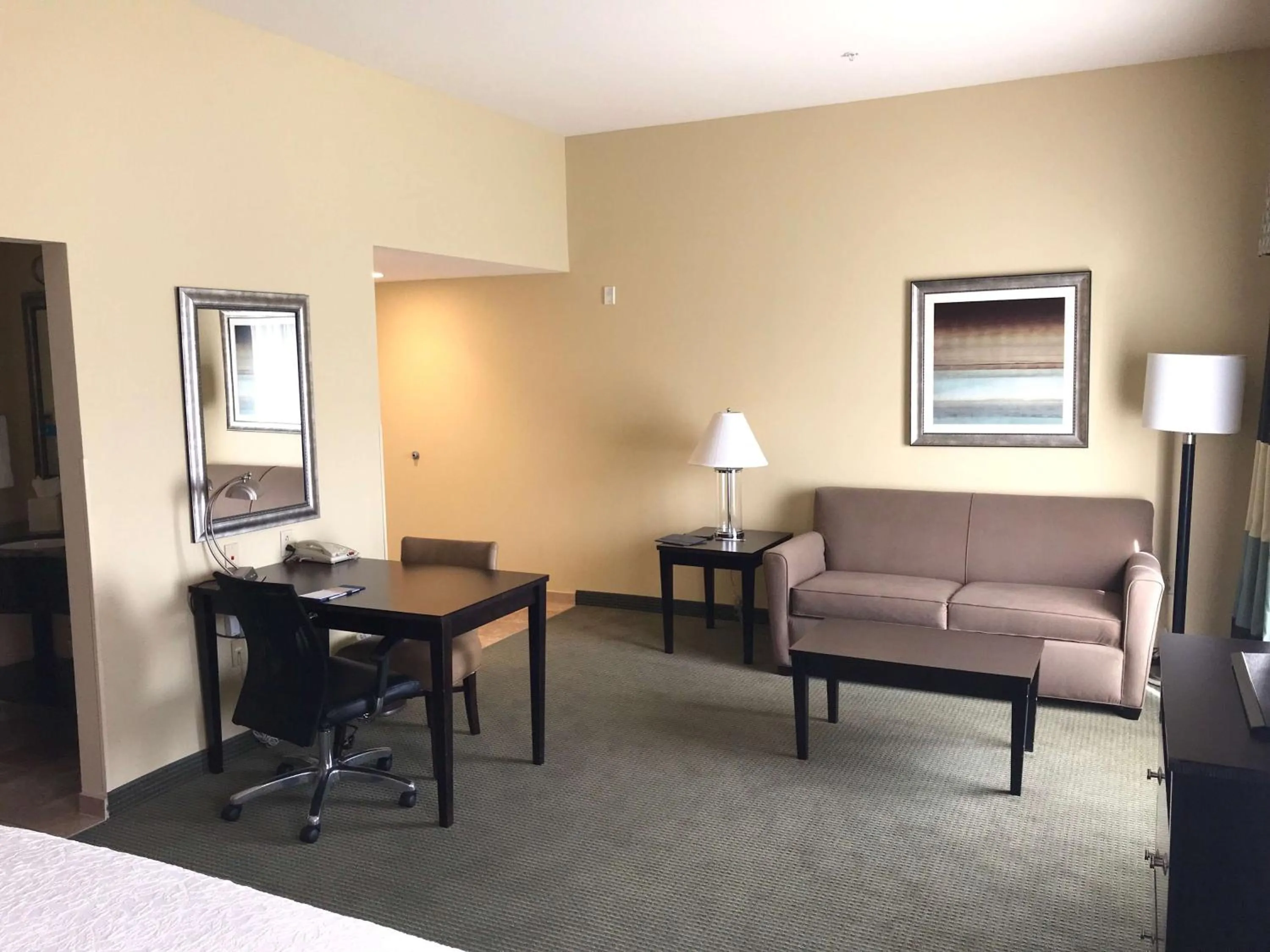 Bedroom, Bed in Hampton Inn and Suites Austin - Lakeway