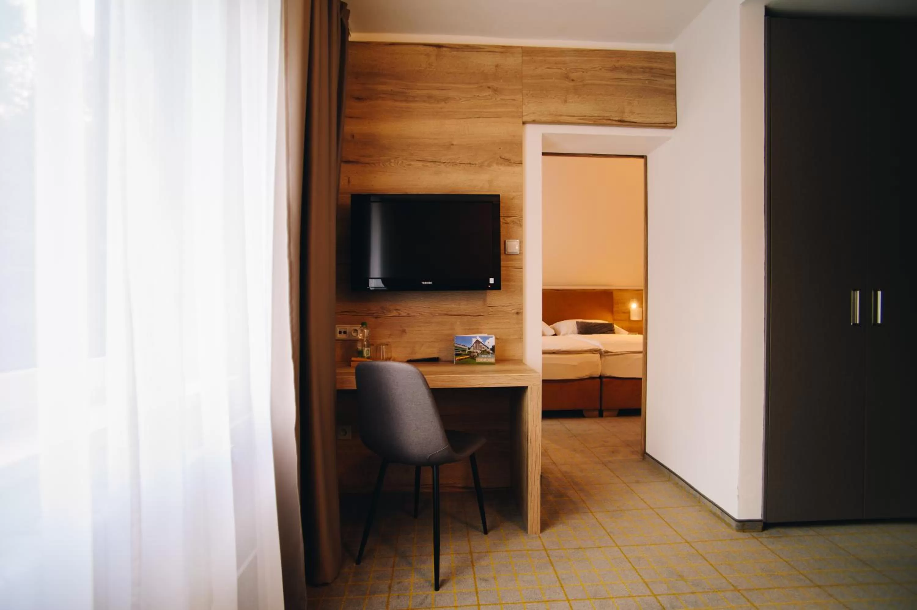 hair dresser, Bed in Hotel SKI