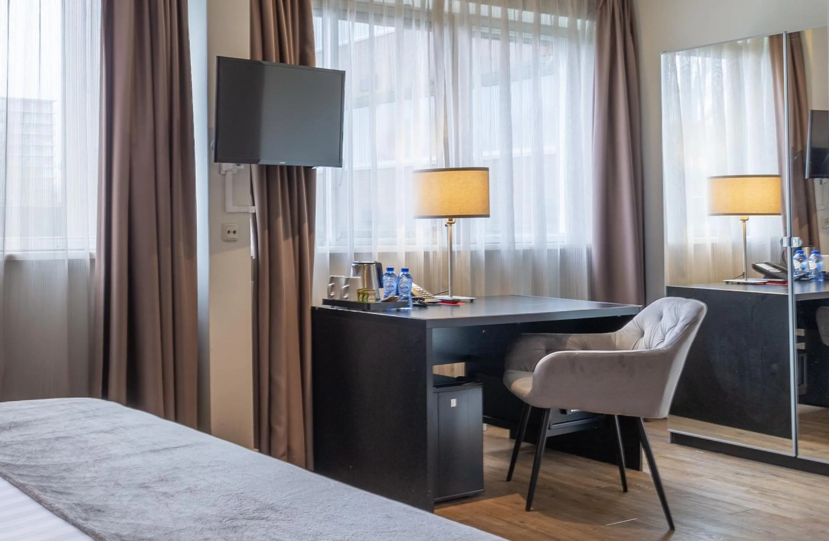 Coffee/tea facilities in New West Inn Amsterdam