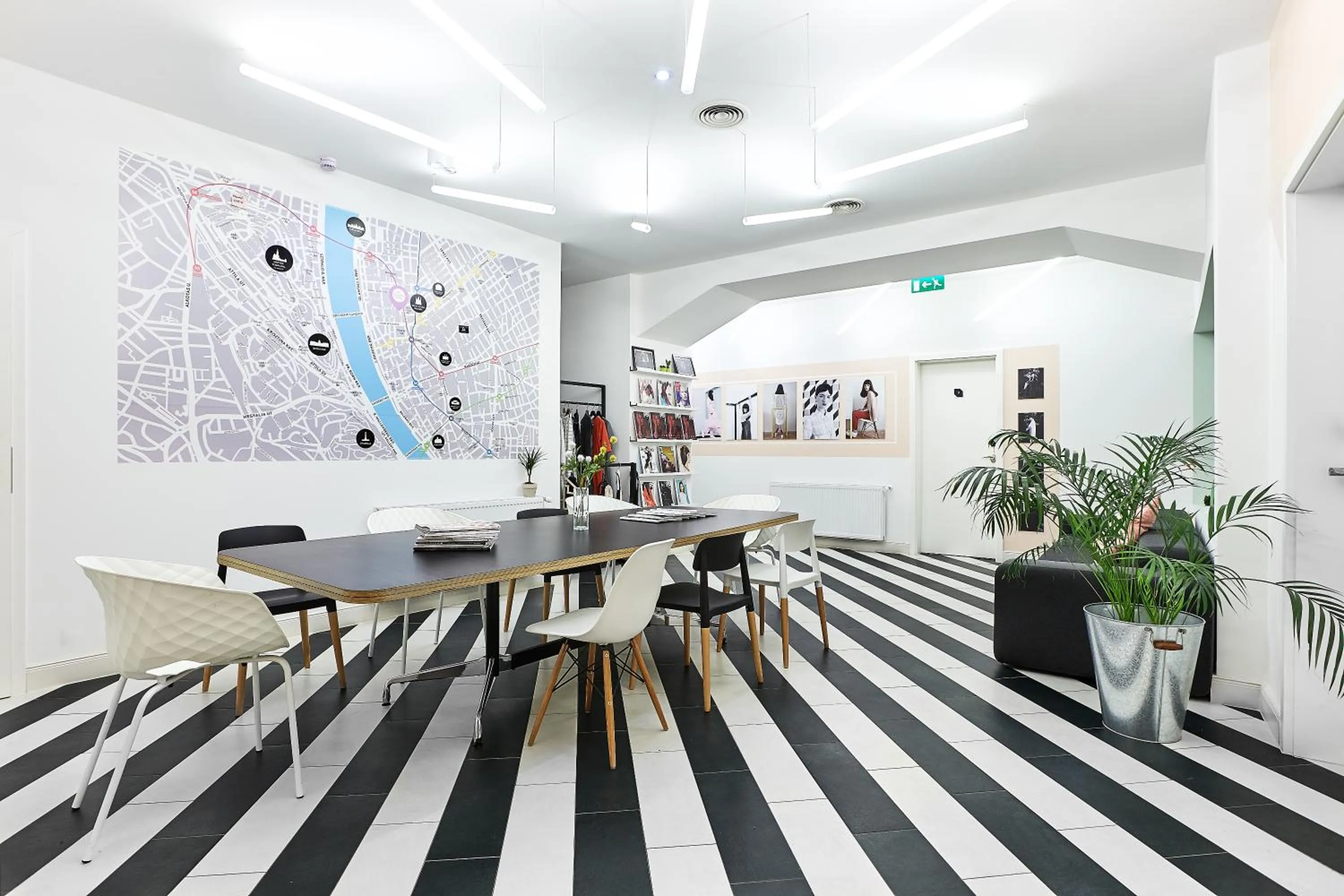 Lobby or reception in MGZN Basilica Rooms