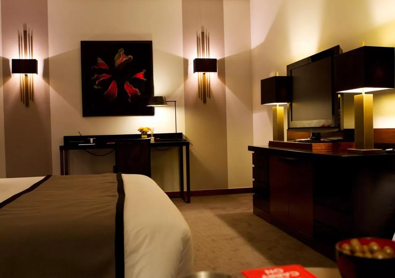 TV and multimedia, Bed in Hotel Dighton