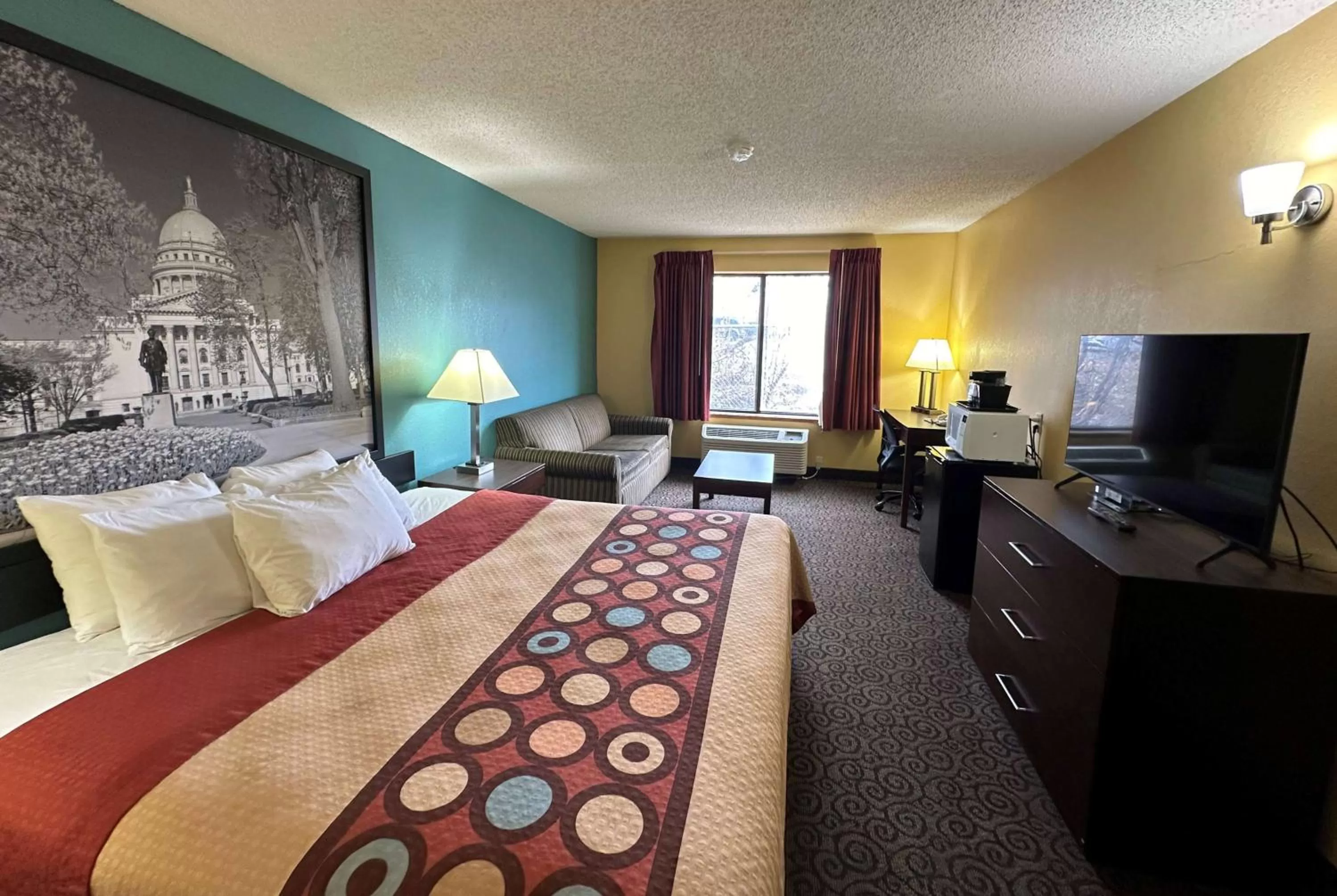 Photo of the whole room, Bed in Super 8 by Wyndham Appleton