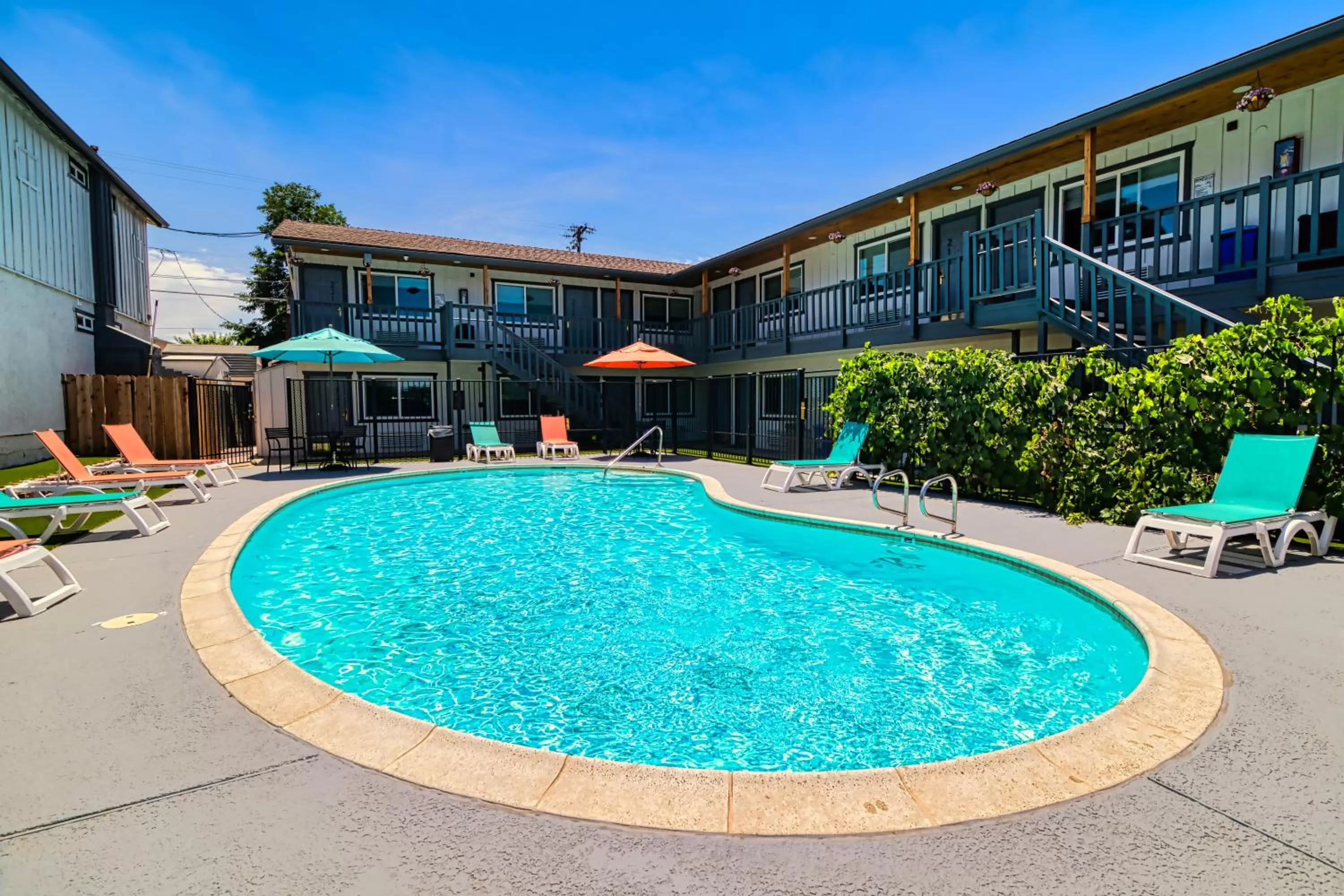 Property building in Ramona Valley Inn