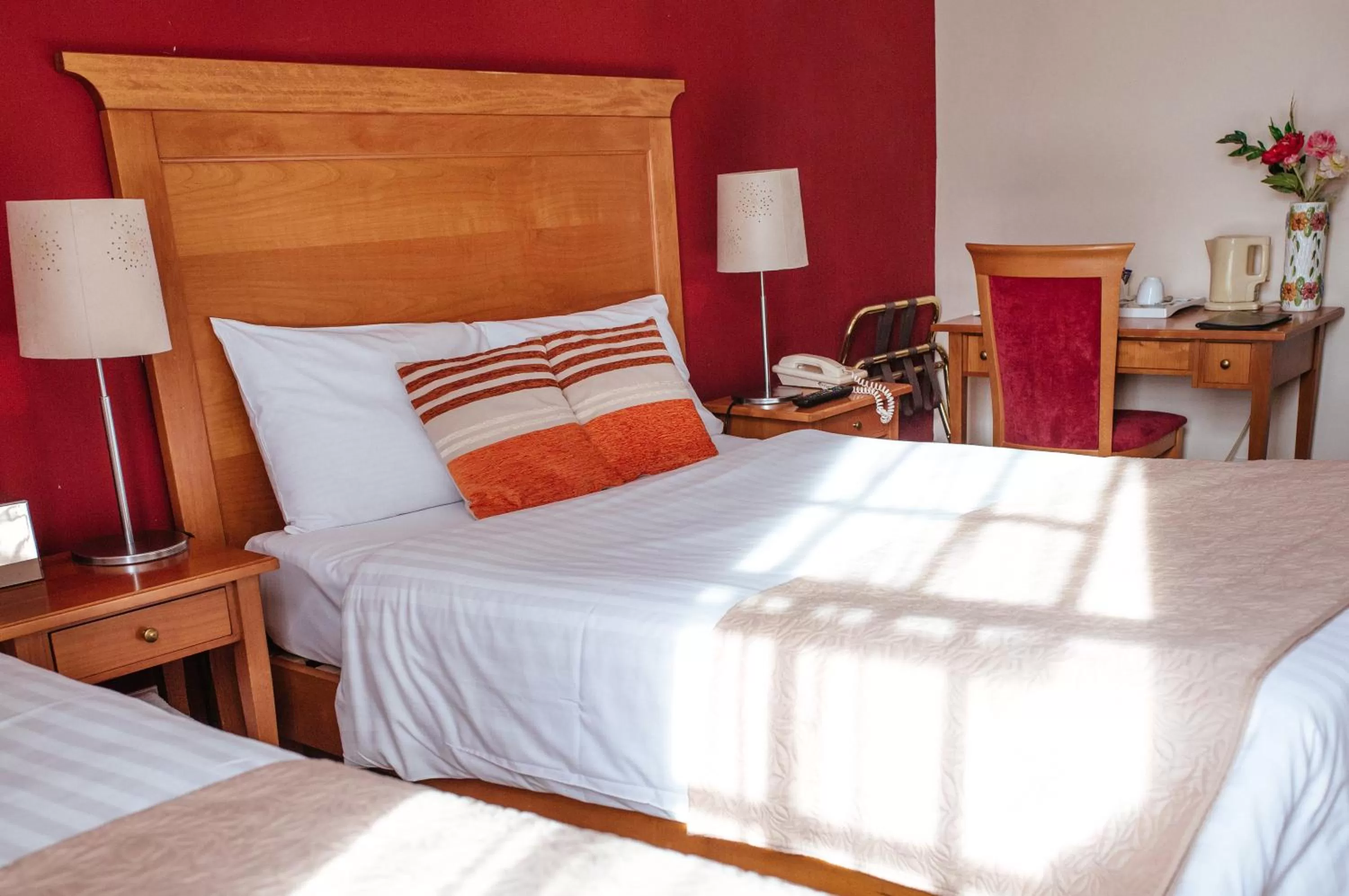 Bedroom, Bed in Pymgate Lodge Hotel Manchester Airport