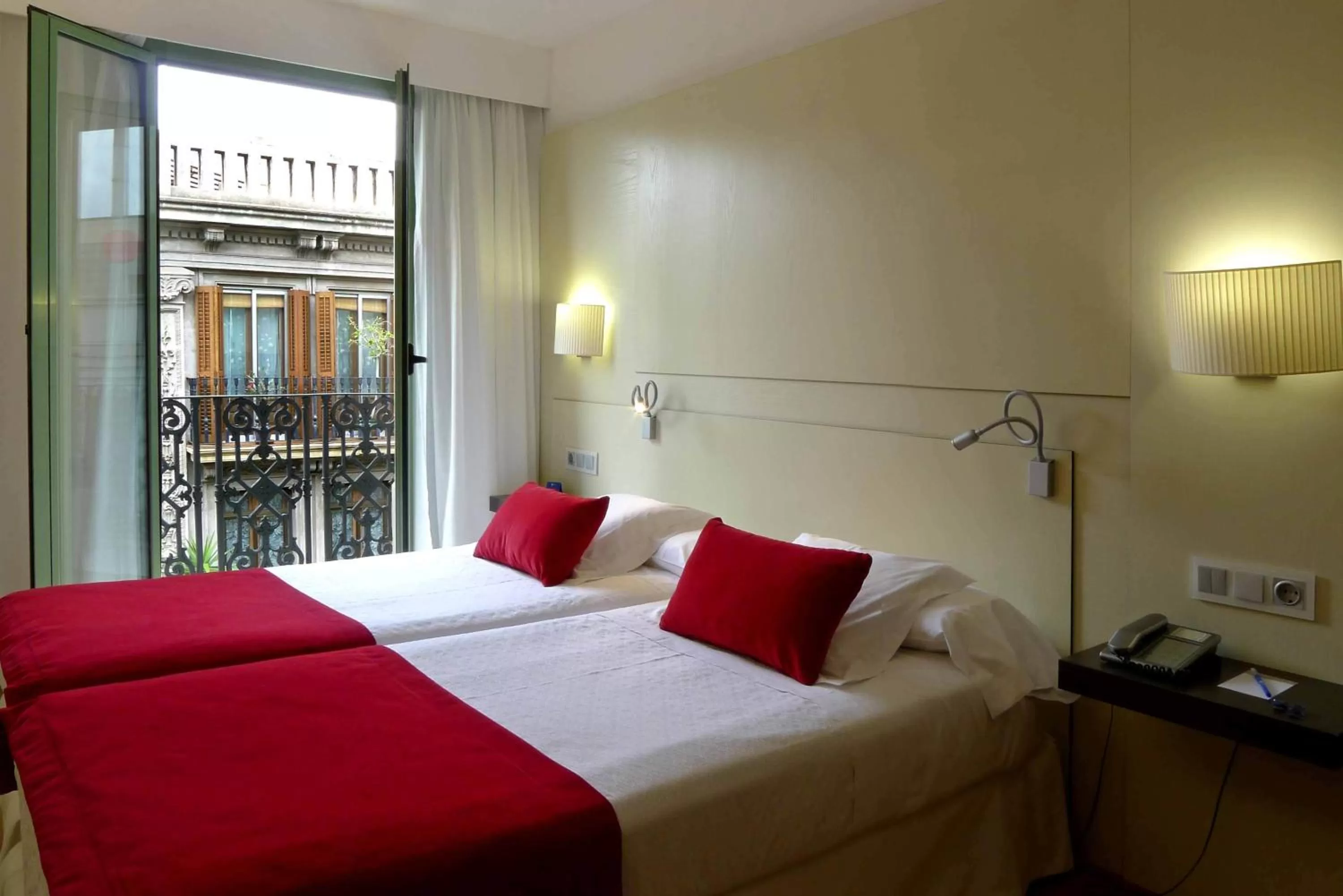 Bed in Grupotel Gravina