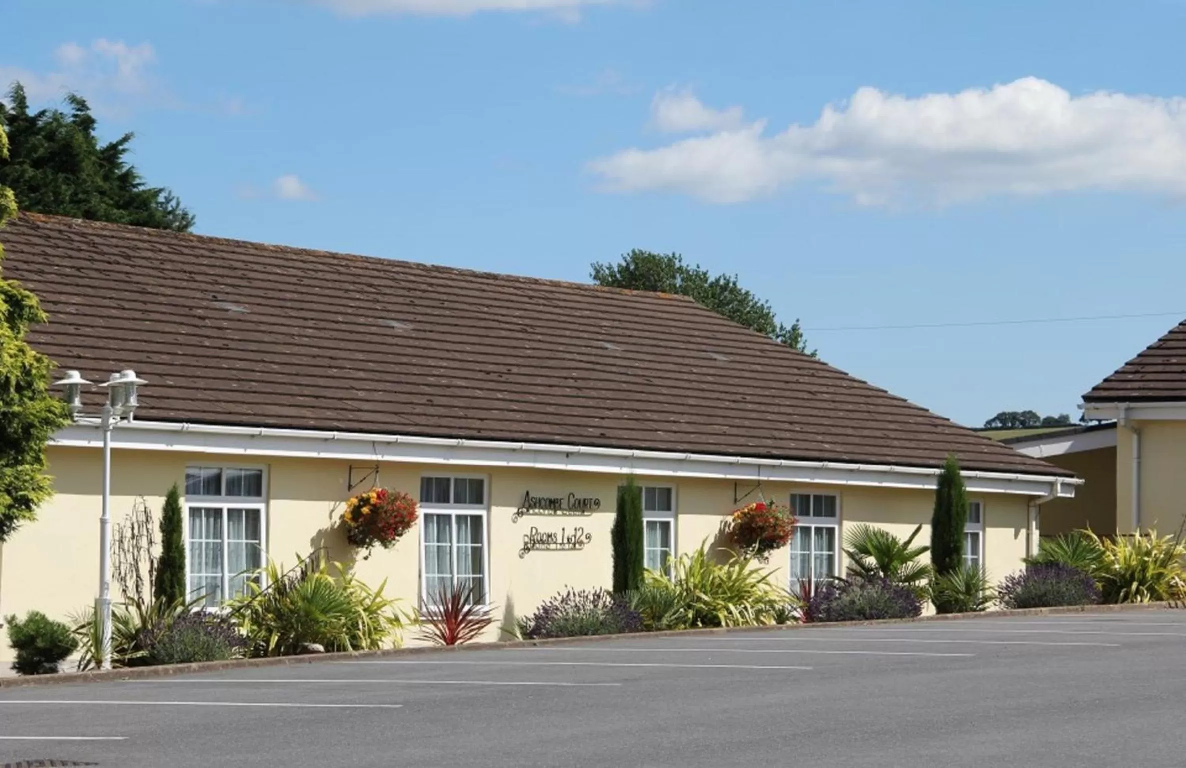Facade/entrance in Exeter Court Hotel