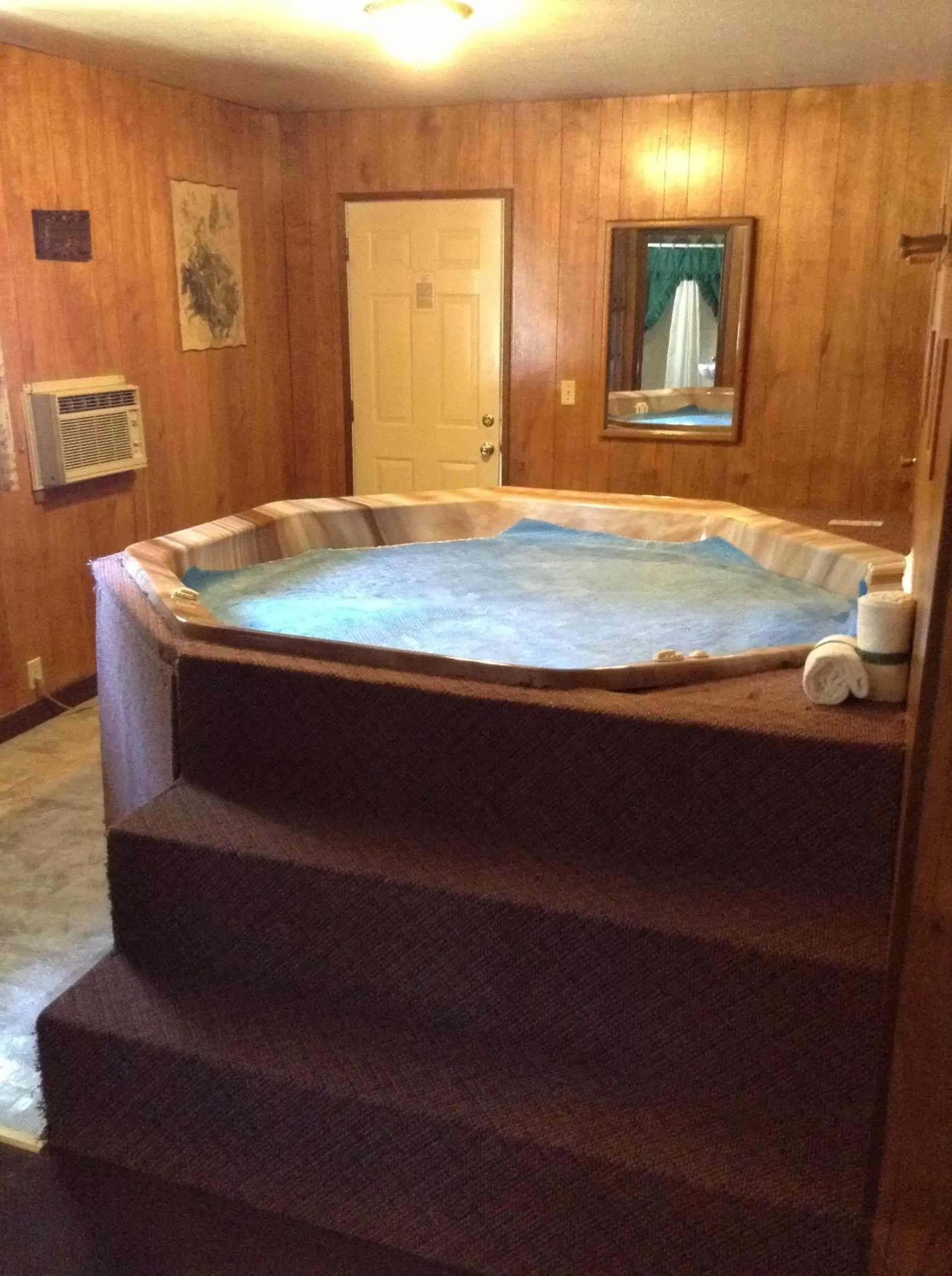 Decorative detail in Bennett Bay Inn