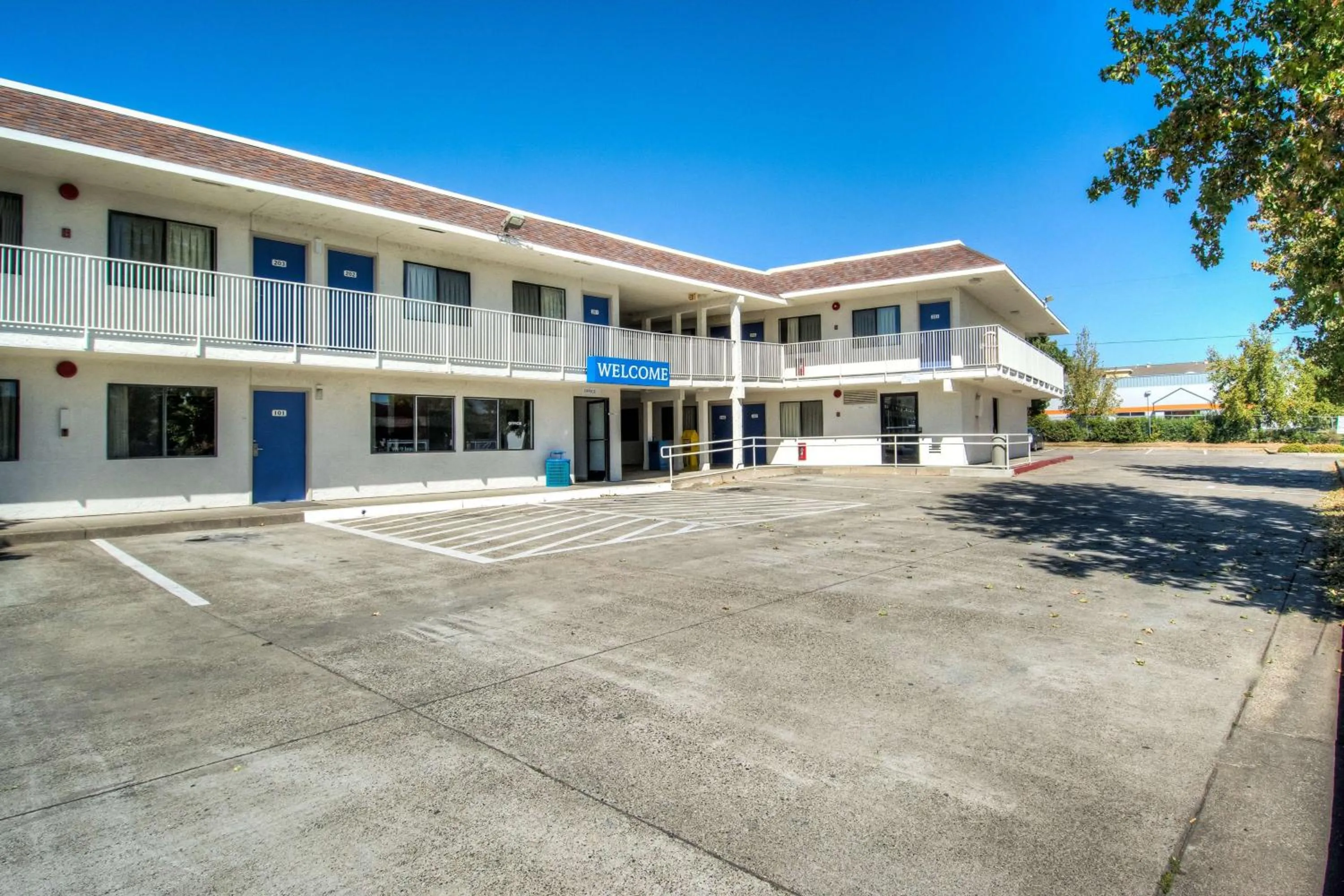 Property building in Motel 6-Redding, CA - North