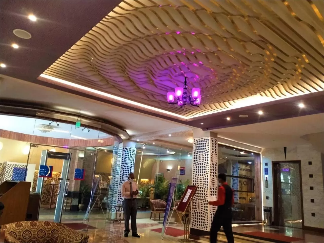 Lobby or reception in HOTEL LAKE CASTLE - Parkview