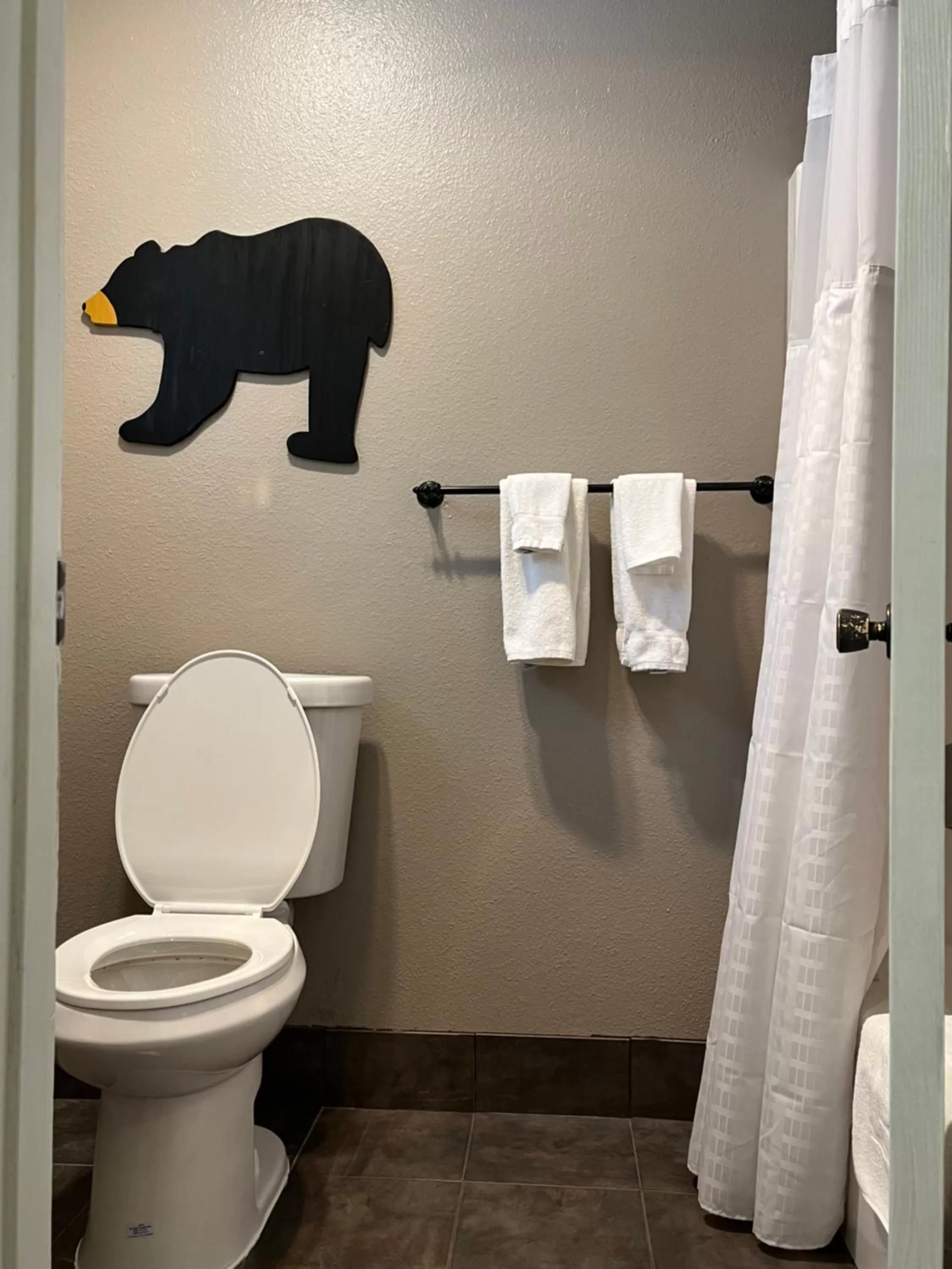 Toilet, Bathroom in The Alder Inn