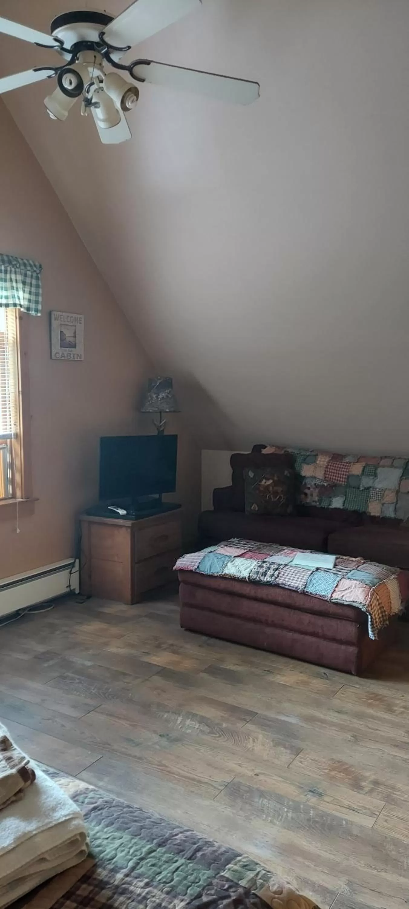 Bed in The Old Tioga Inn Bed and Breakfast