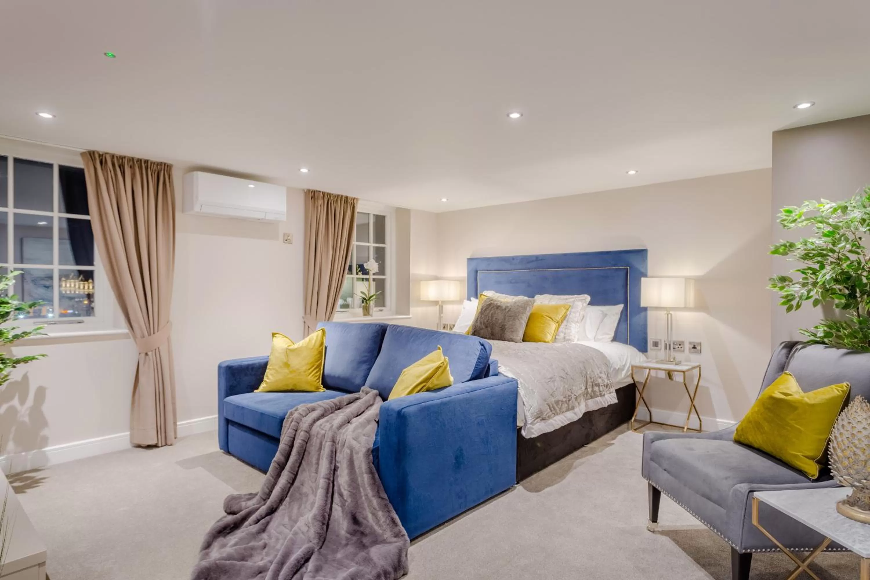 Photo of the whole room, Bed in Heritage Mews Nottingham